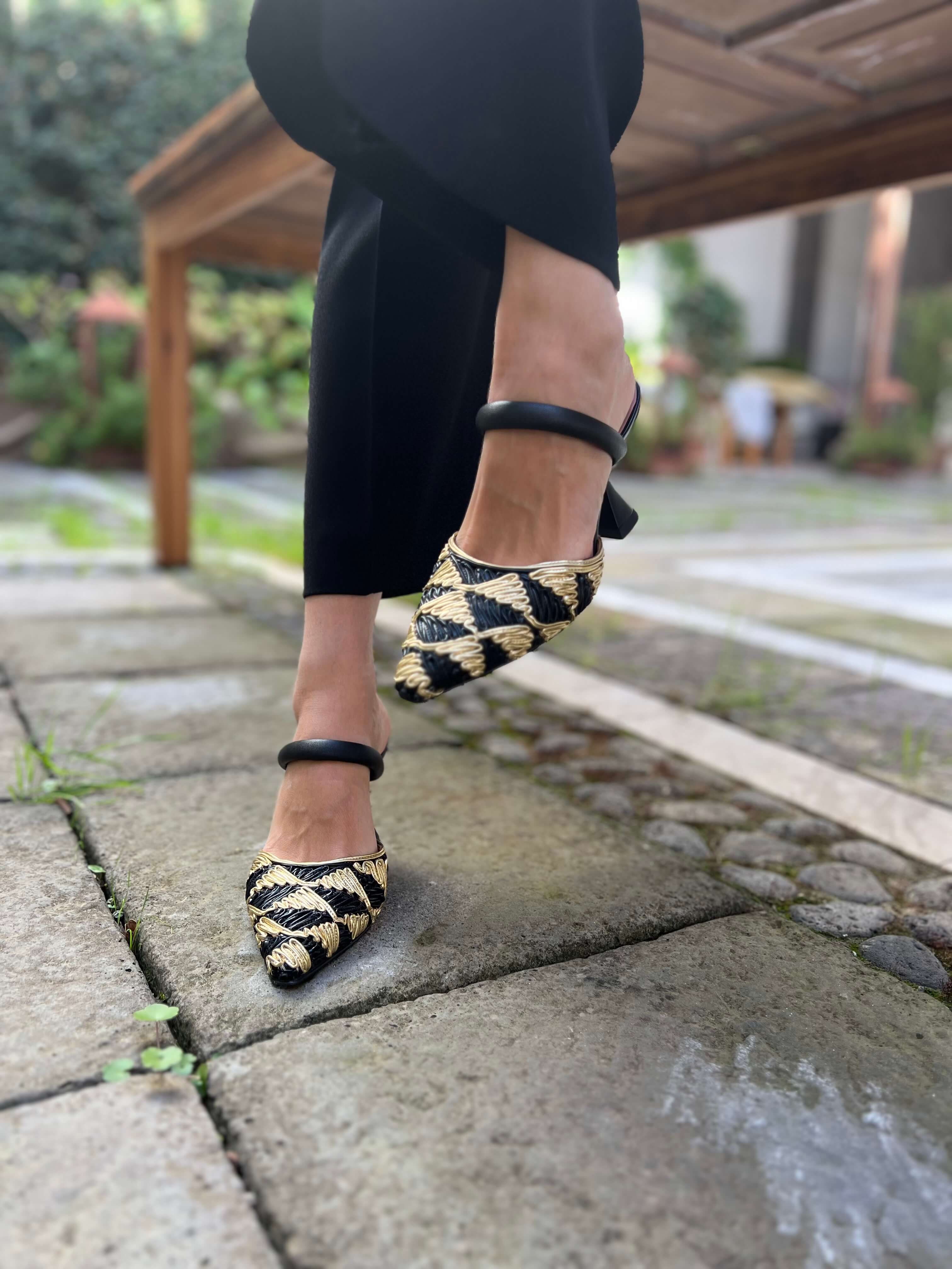 Tacones Lady Grace golden vegan