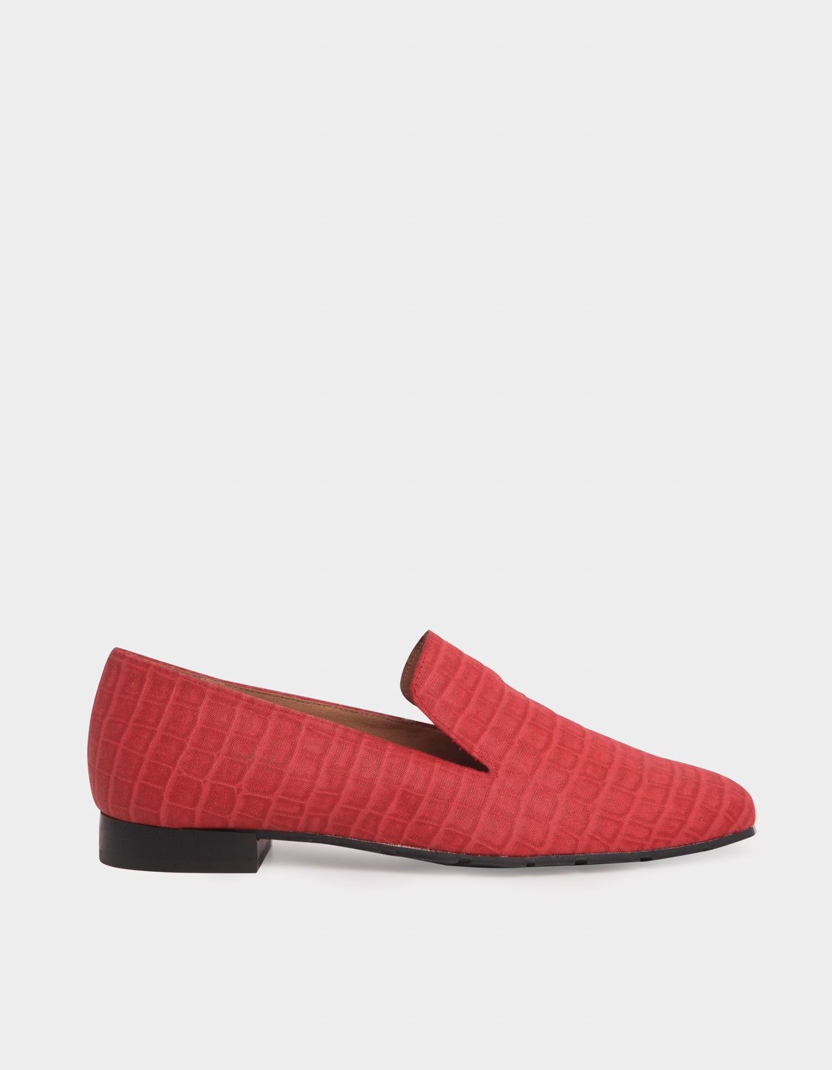 Momoc_veganandsustainableshoes_madeinSpain_loafers_red_IMG_2165.jpg