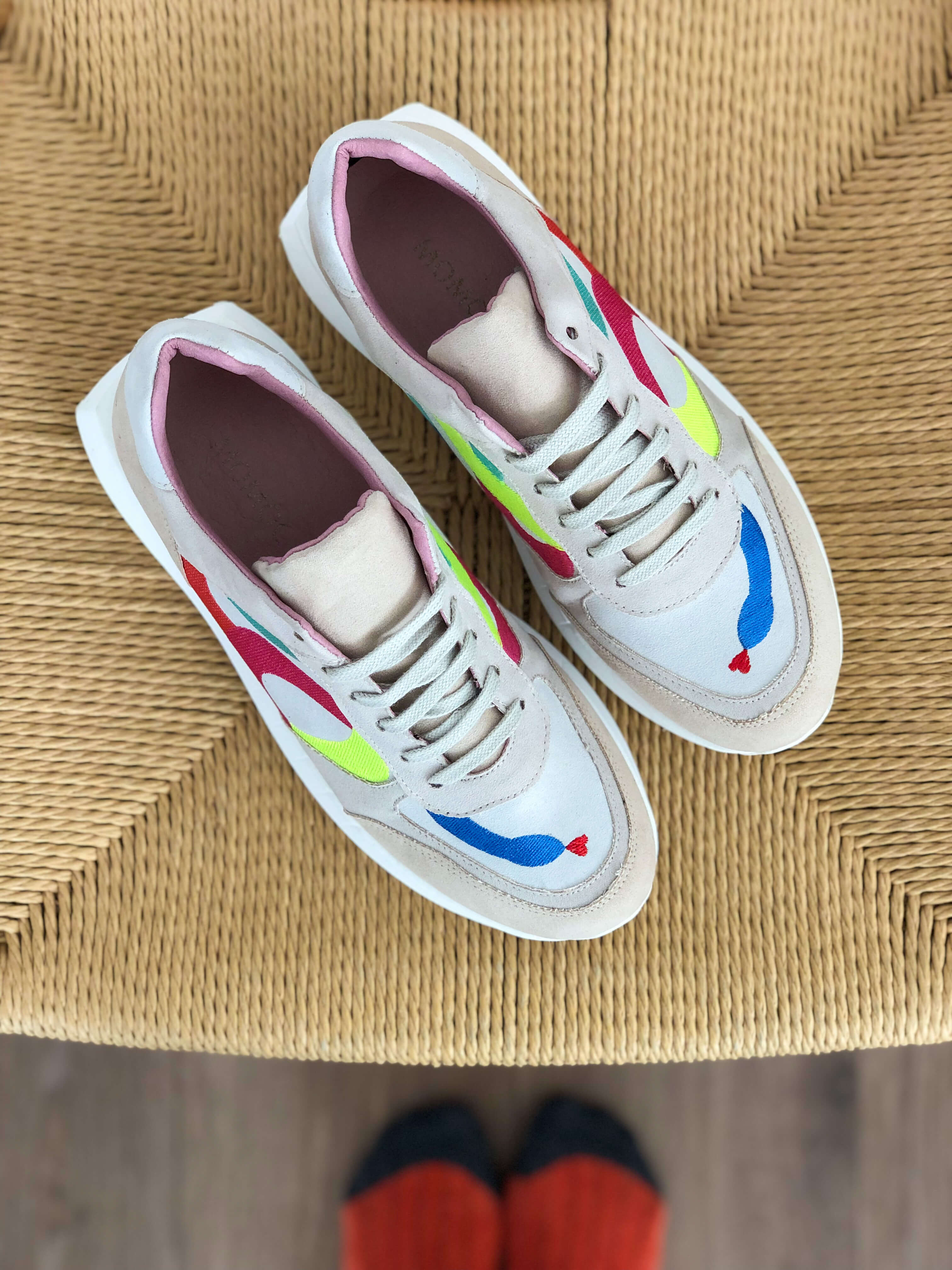 Kalinga Ashok Nike Air Force One Bleu Et Rose Hotel Kalinga Nike