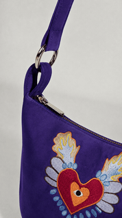 Momoc Te Recuerdo Hobo violet ultrasuede bag close up silver ring detail artisan embroidery | Momoc Shoes Spain