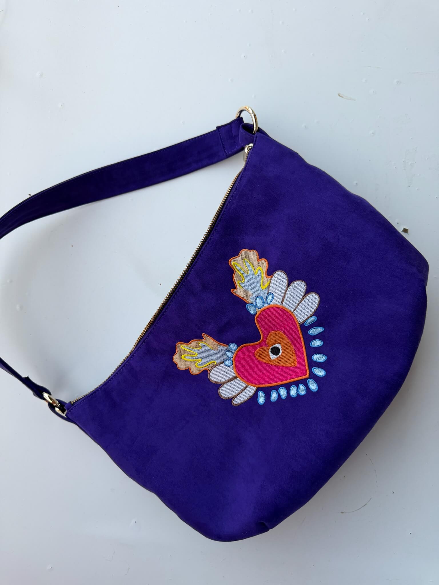 Momoc Te Recuerdo Hobo violet ultrasuede bag top view artisan embroidery | Momoc Shoes Spain