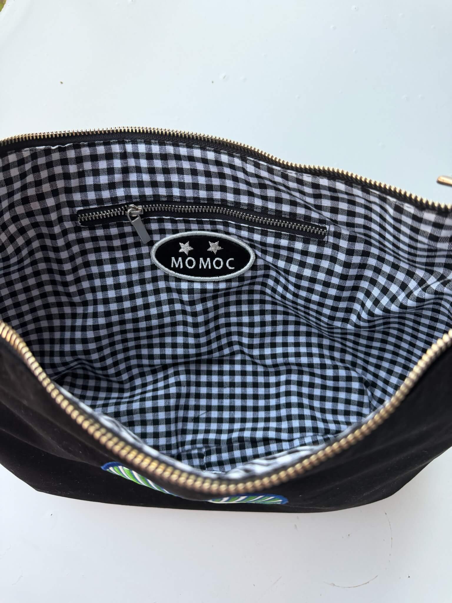 Momoc A Glance Hobo black handbag interior with inside pocket and gingham cotton lining artisan embroidery vegan | Momoc Shoes