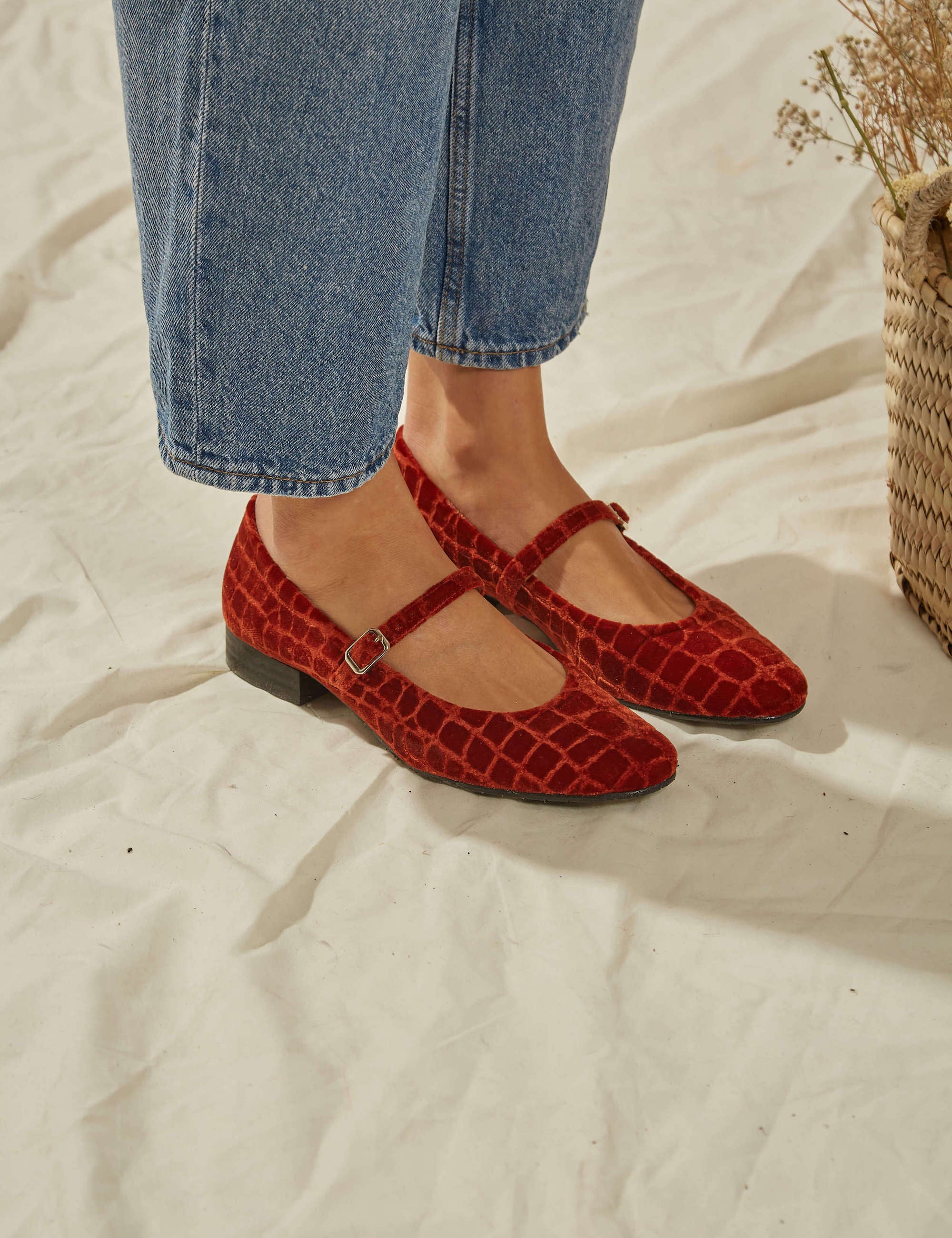 MOMOCshoes_sustainableandvegan_women_velvetcoco_naranja_13.jpg