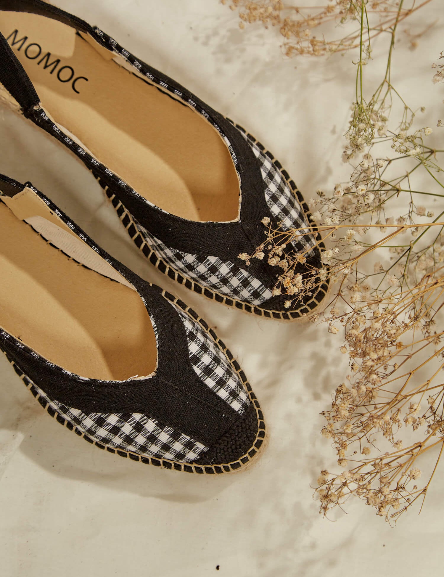 MOMOCshoes_veganandsustainablesandals_vichyblackandwhiteV2_33.jpg
