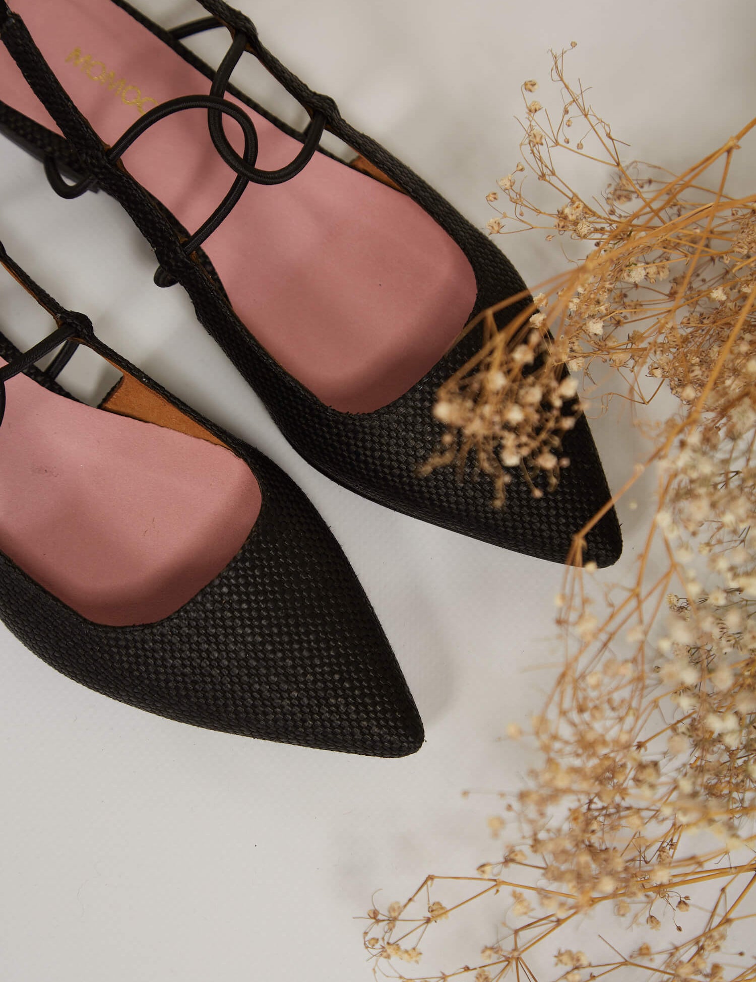 Momoc_Summer_sustainableandveganshoes_Menorca_1.jpg