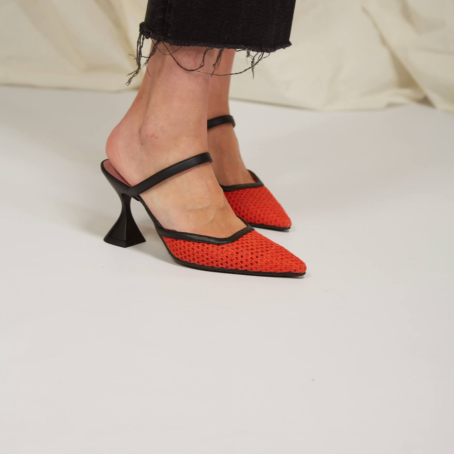 Momoc_Summer_sustainableandveganshoes_heels_Ibizaorange_5.jpg