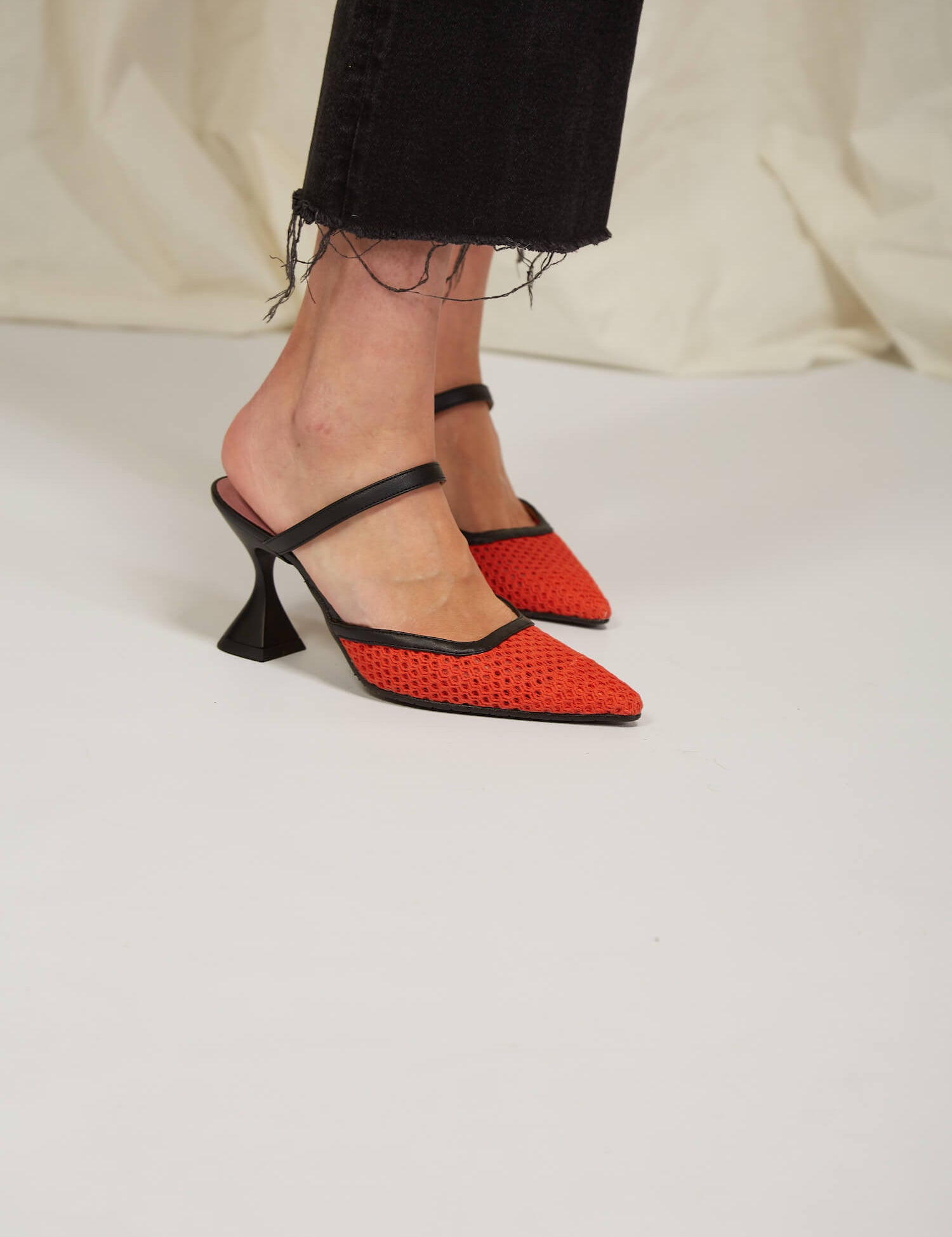 Momoc_Summer_sustainableandveganshoes_heels_Ibizaorange_5.jpg