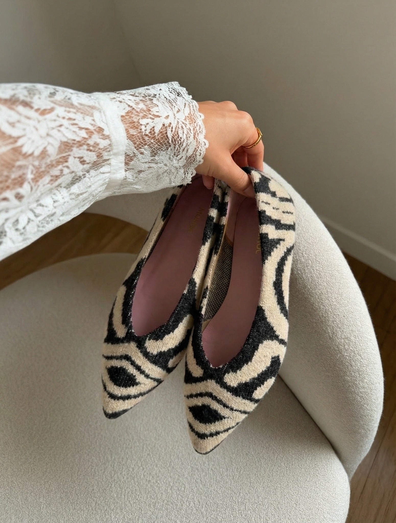 Black knit ballet flats made in Spain | Momoc Shoes