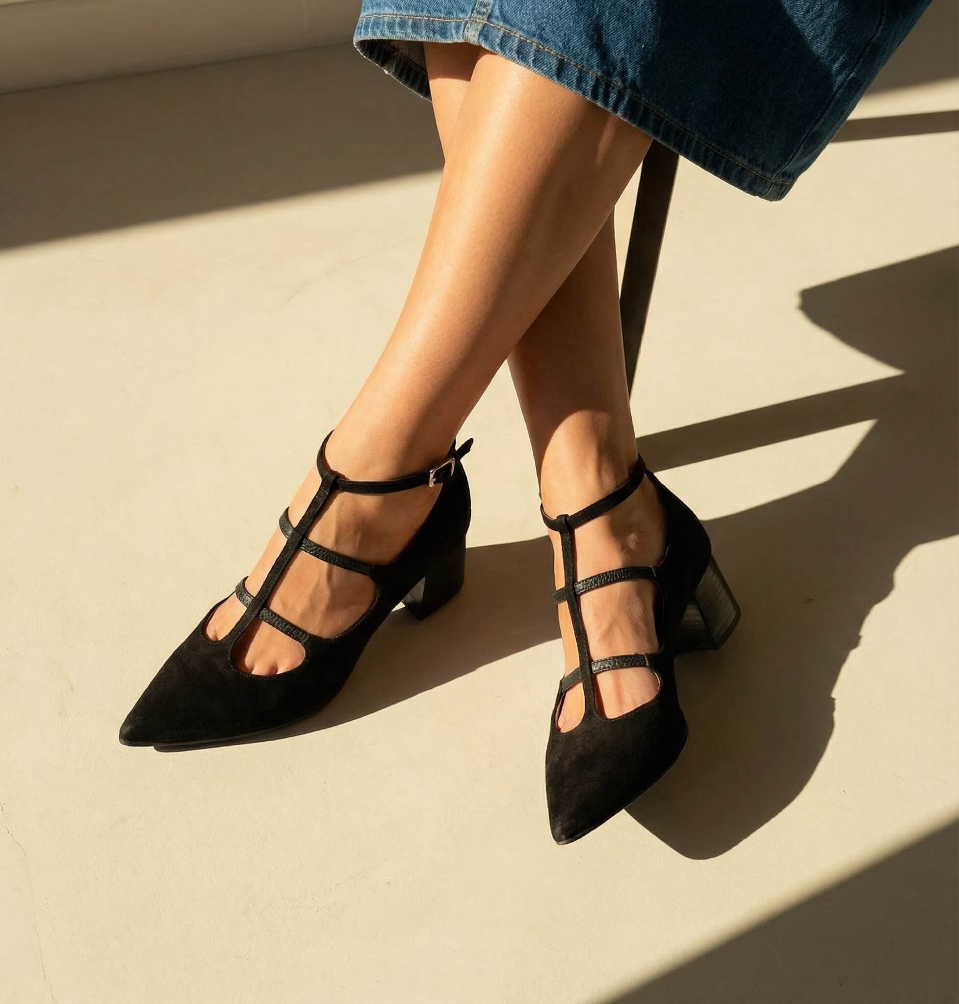 Black midi heel women detail | Momoc Shoes Spain