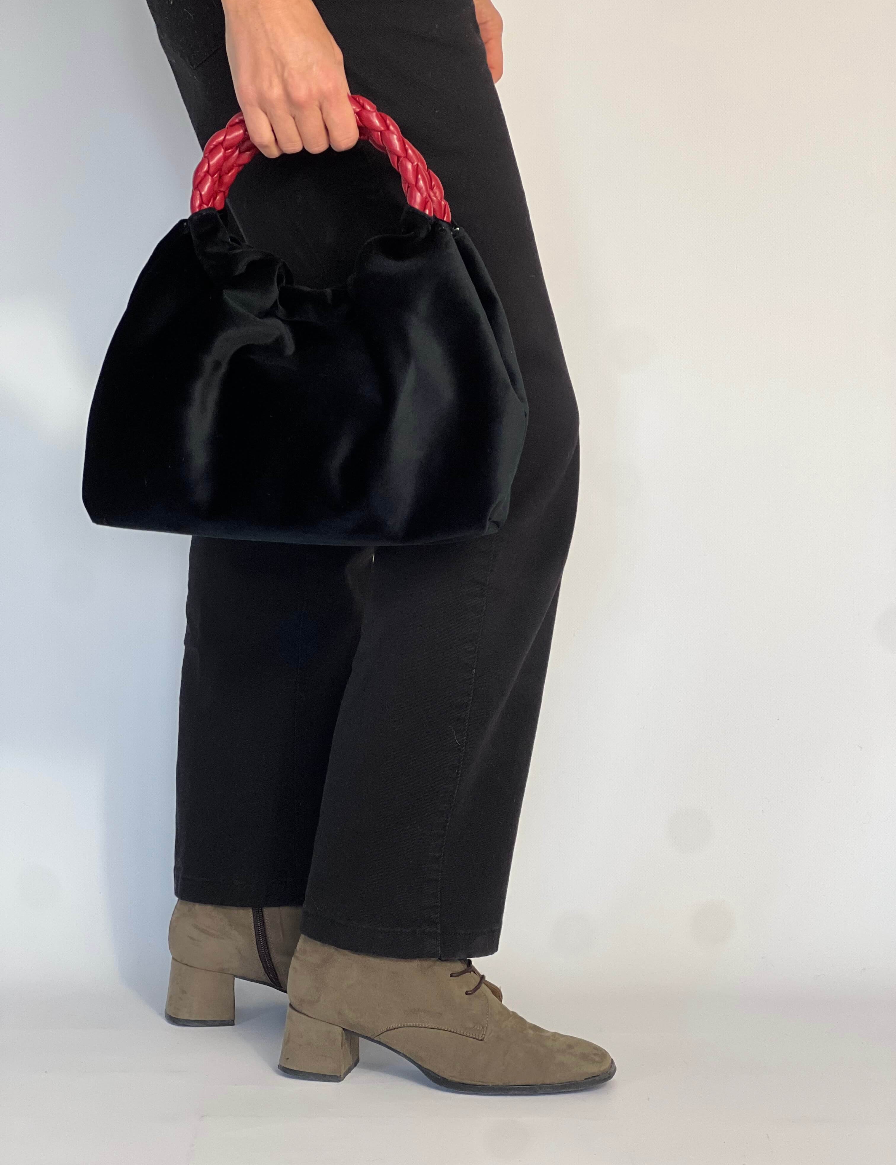 Momoc_shoes_vegan_and_sustainable_handbags_black_velvet_20.jpg