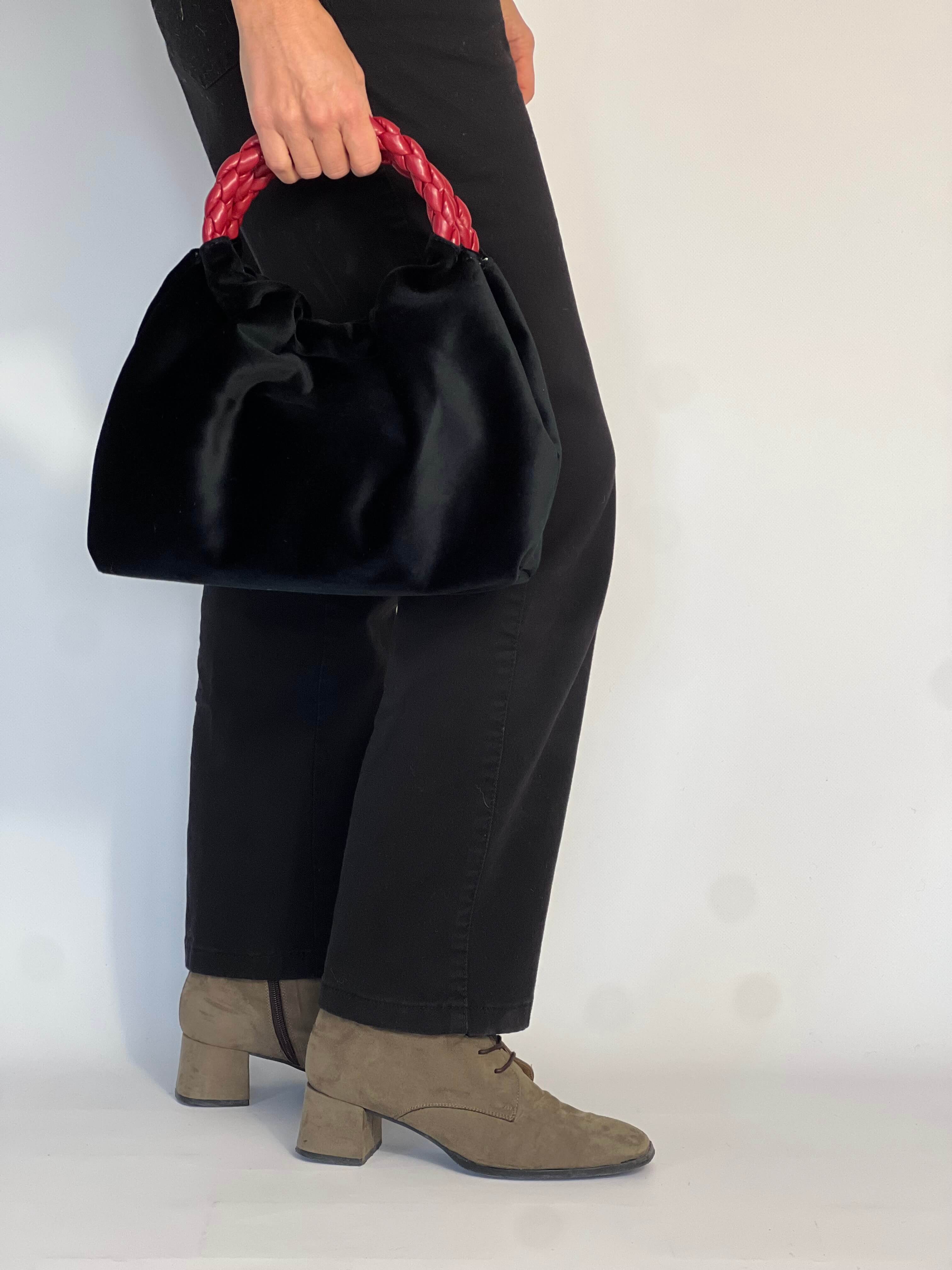 Momoc Bolso de mano Terciopelo negro Asa burdeos