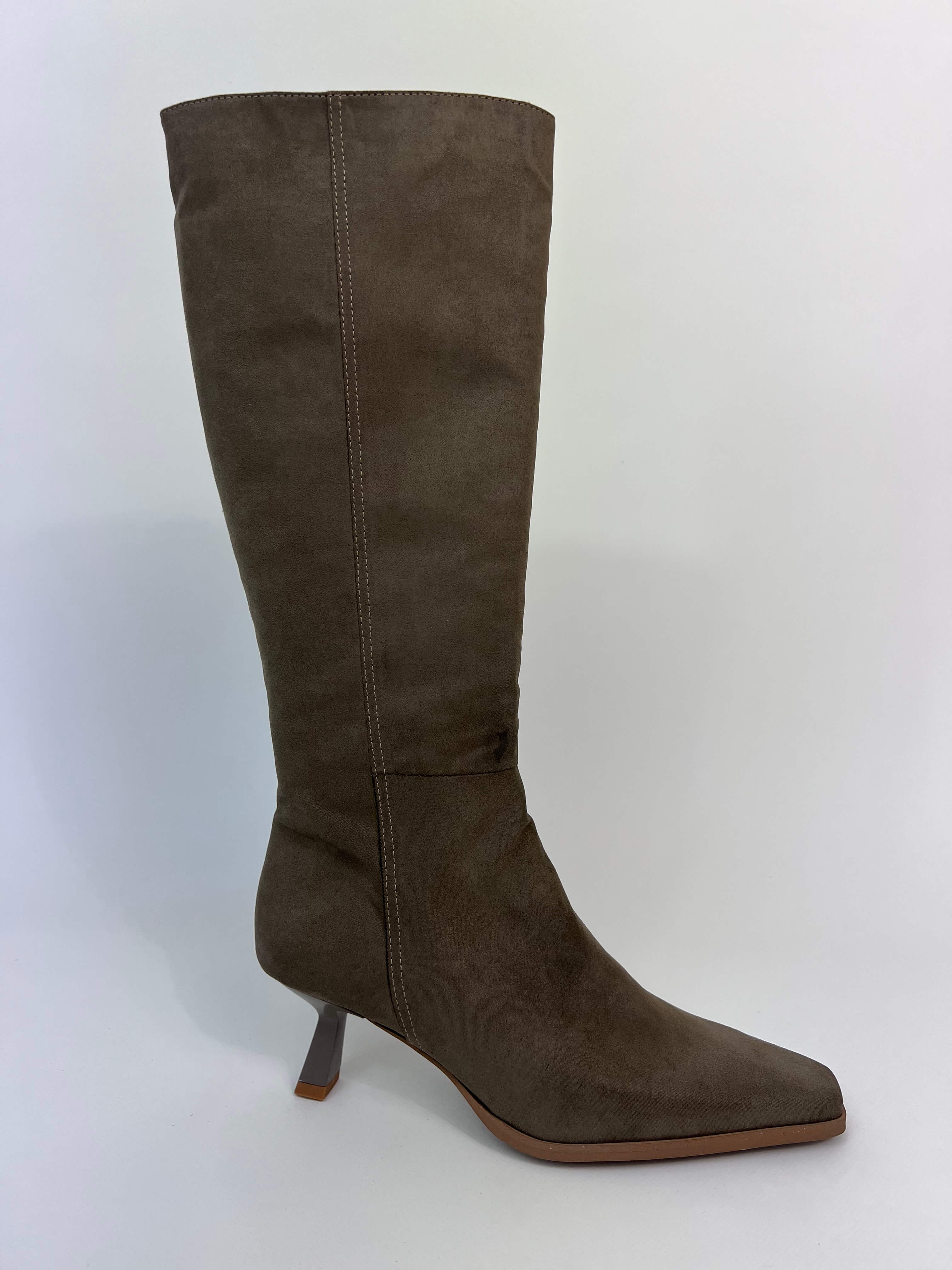 Momoc Avila taupe tall boots side view vegan ultrasuede metal brown heel semi-square toe handmade Portugal | Momoc Shoes