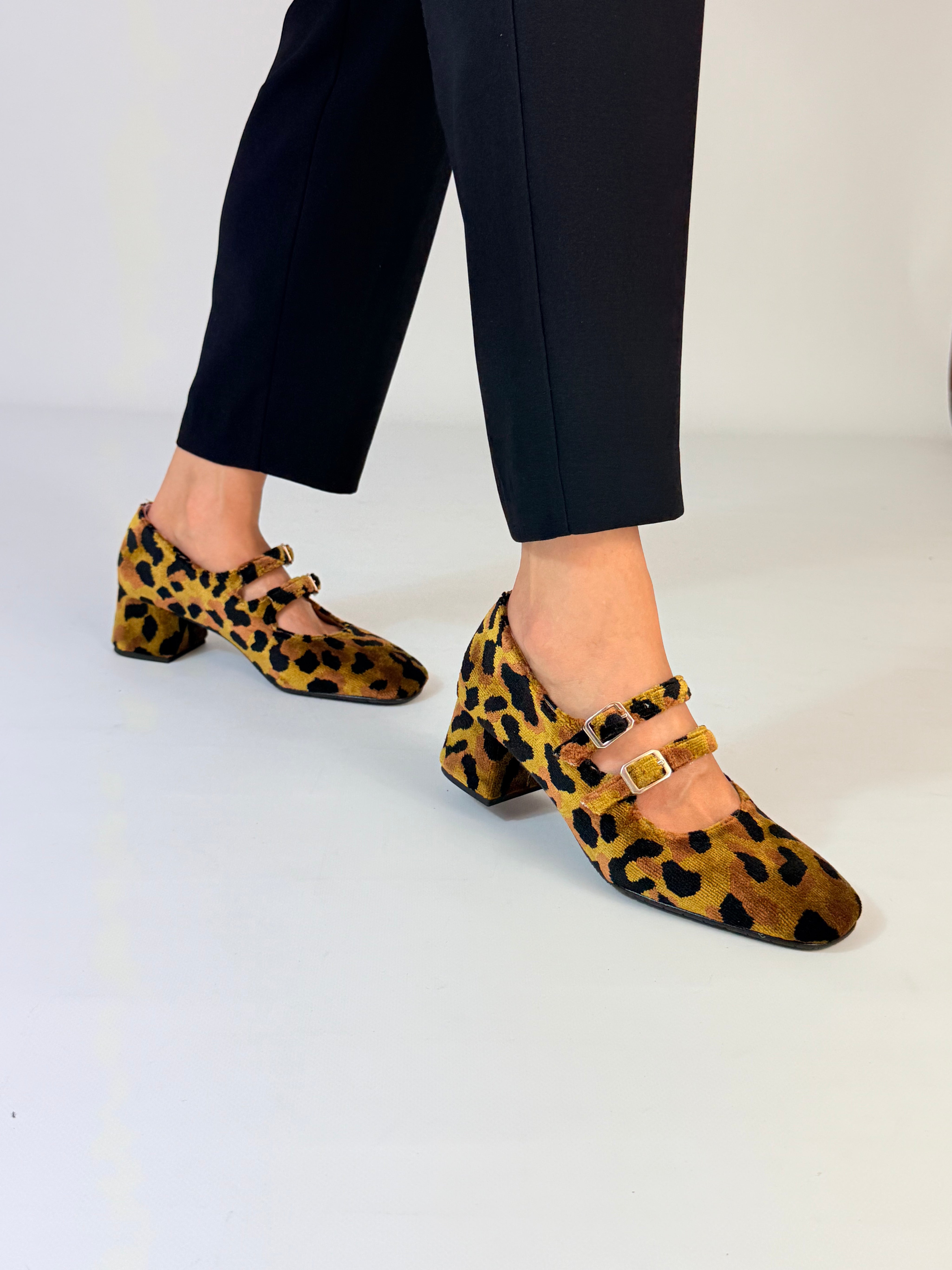 Momoc Bardot leopard midi heels worn side crossed leg black trousers Mary Jane elegant Spain | Momoc Shoes Spain