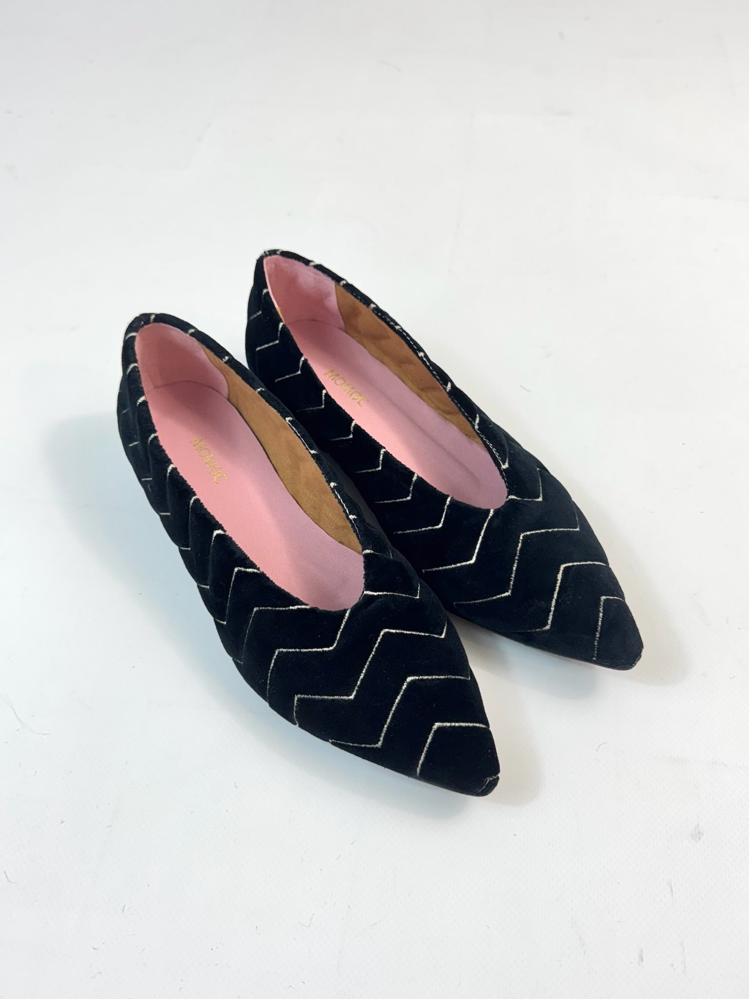 Libélula Black Ballet Flats side profile | Momoc Shoes
