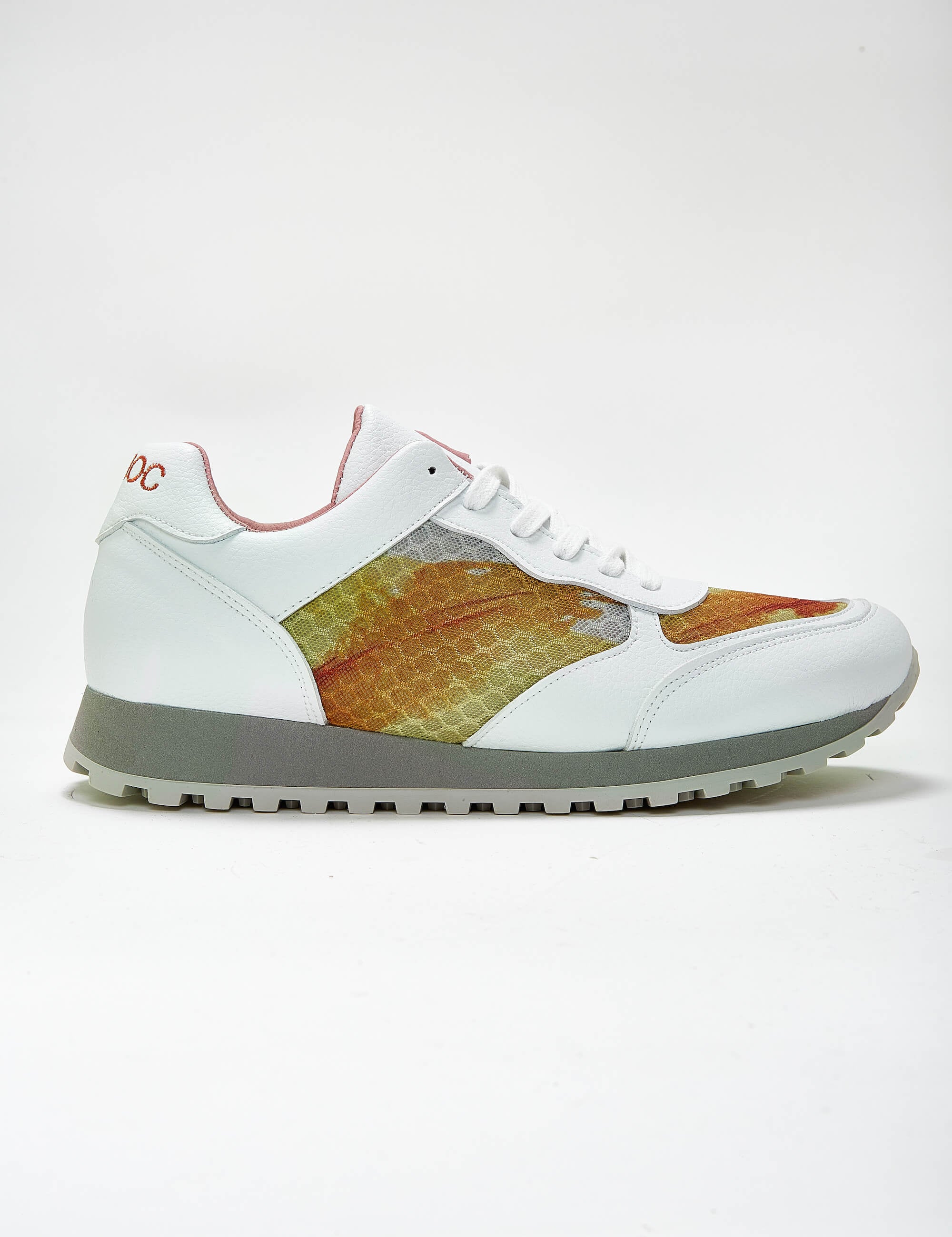 Momoc_shoes_vegan_and_sustainable_sneakers_maria_sanabria.jpg