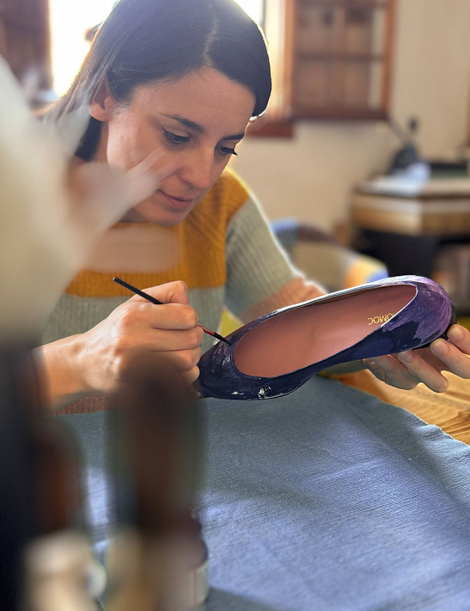 Momoc_shoes_x_Araceli_bags_shoes_painted_by_hand_1.jpg