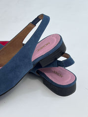 Momoc Luna backless sandals pair back view backless petrol blue red toe pink insole white background | Momoc Shoes Spain