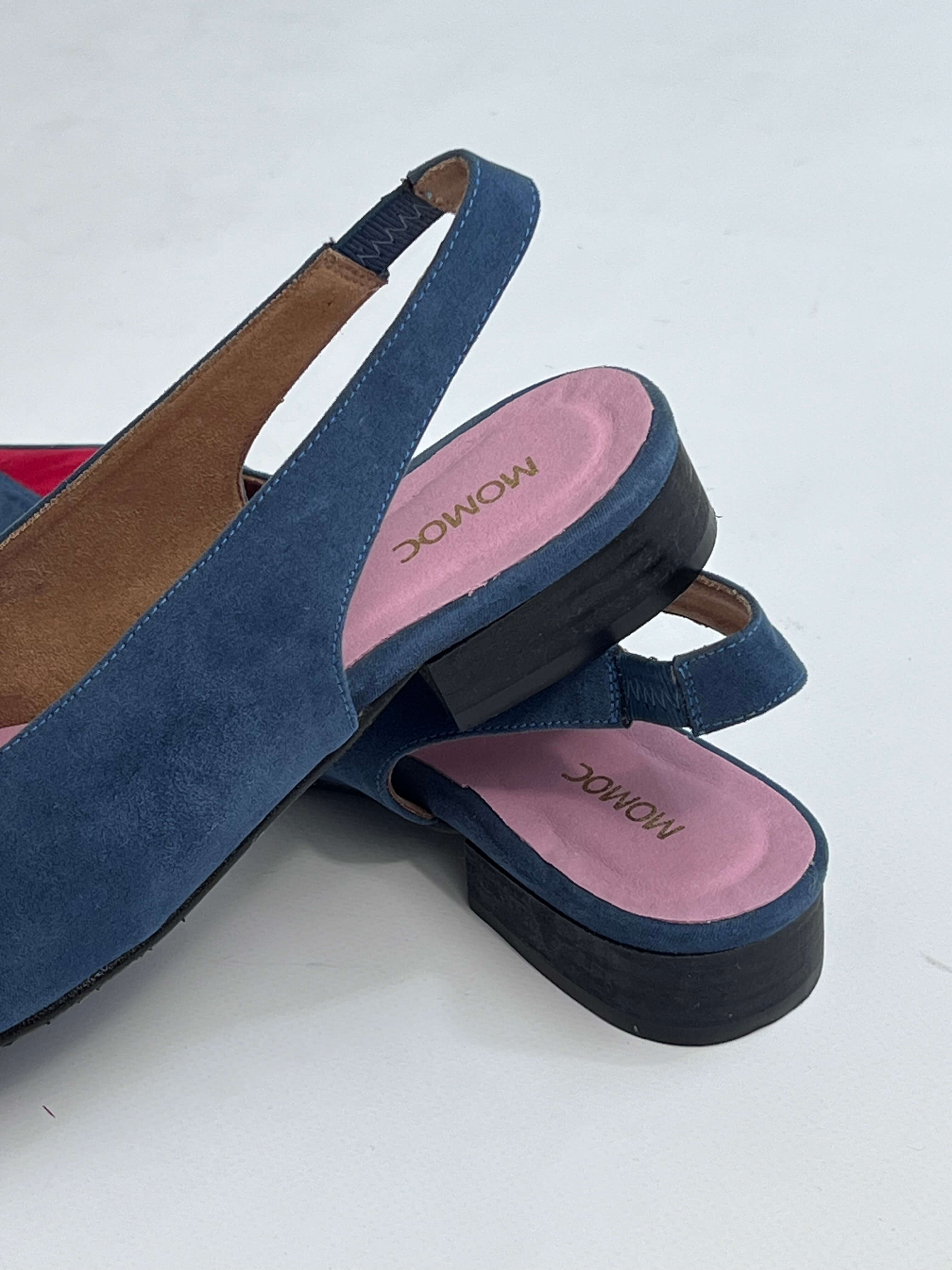 Momoc Luna backless sandals pair back view backless petrol blue red toe pink insole white background | Momoc Shoes Spain