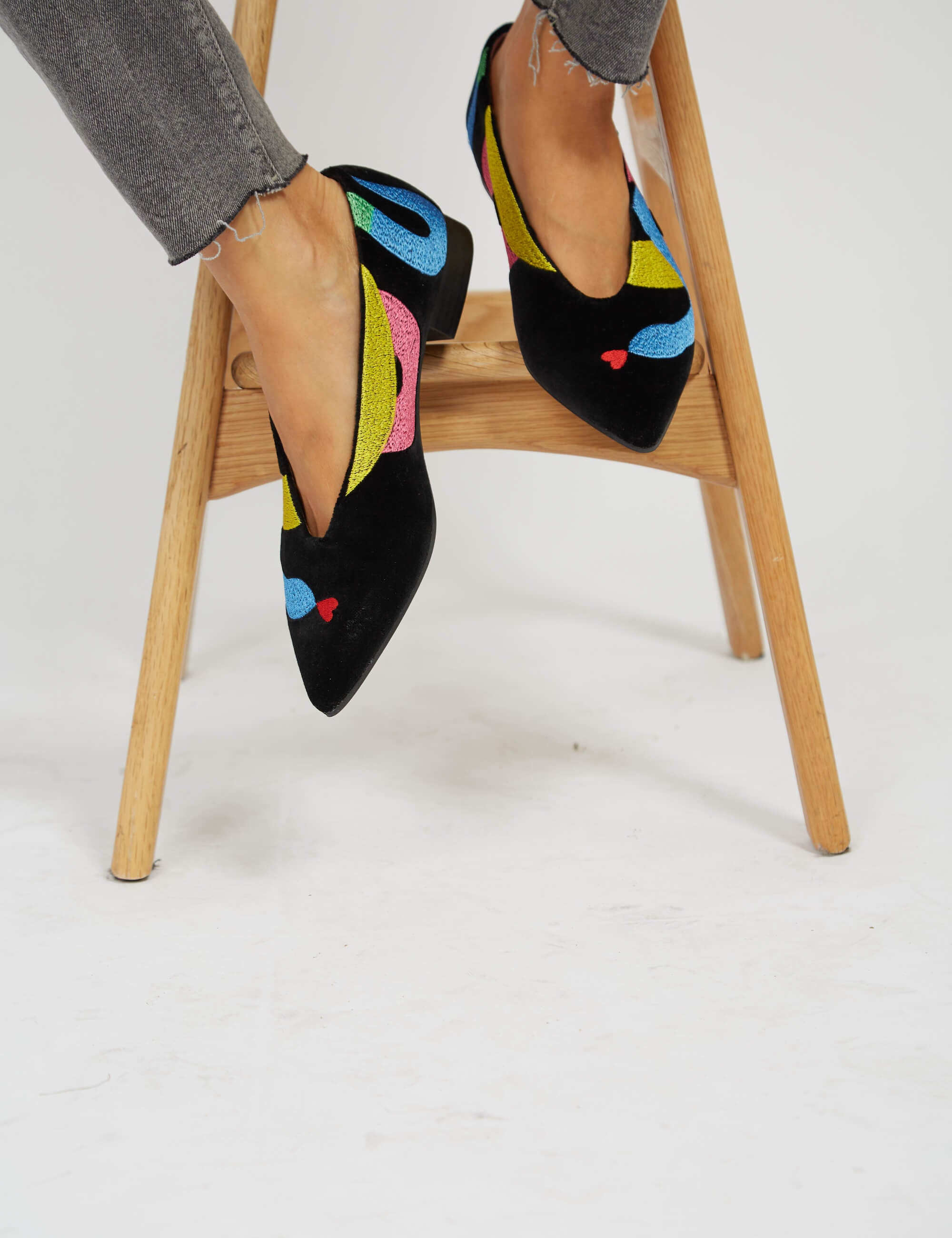 Momoc_zapatosveganosysostenibles_modeloserpiente_13.jpg