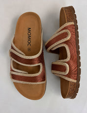 Momoc Biar terracotta braided sandals side view anatomic cork platform velcro closure Spain | Momoc Shoes