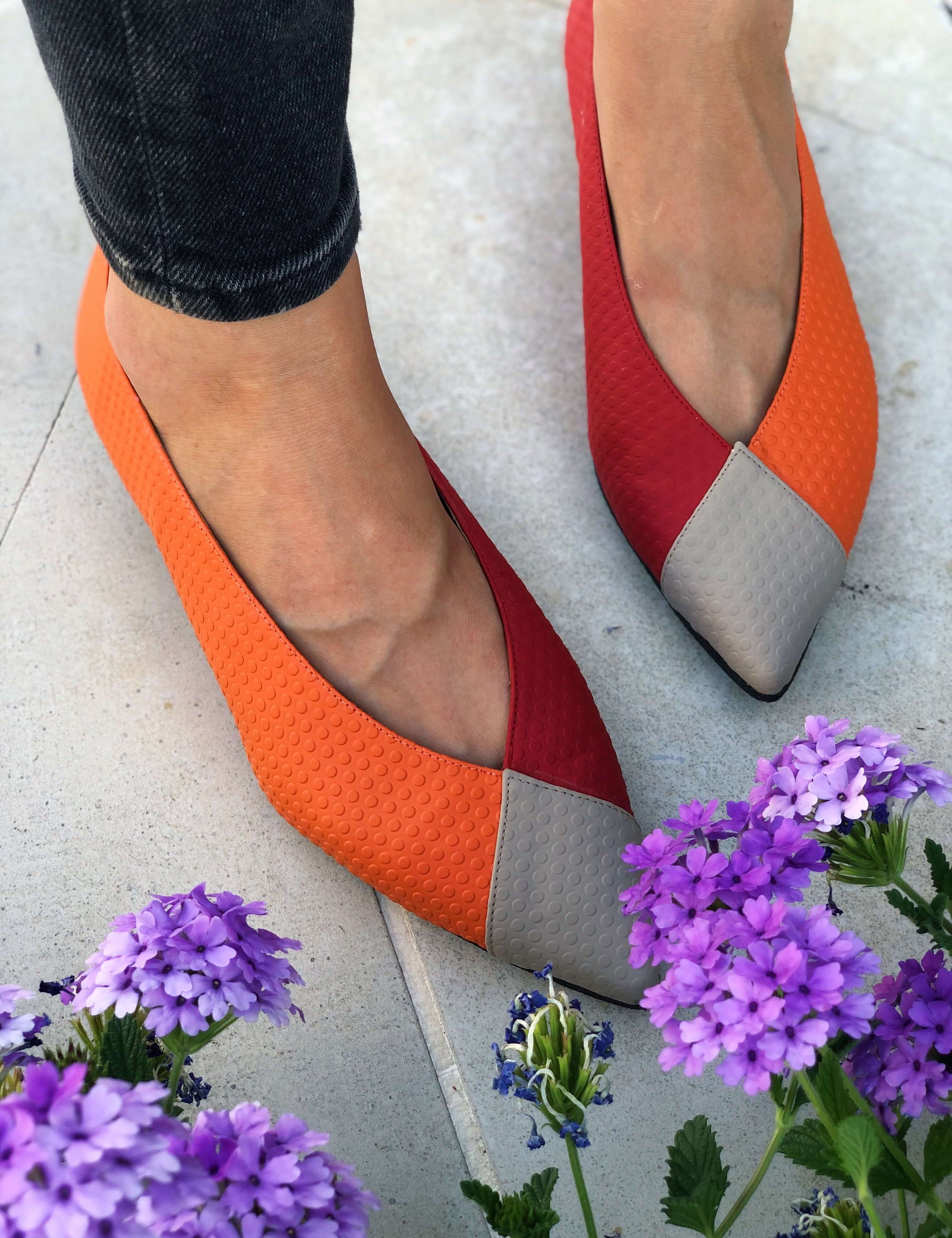 Momocshoes_ballerinas_veganandsustainable_tricolor_orange_1.jpg