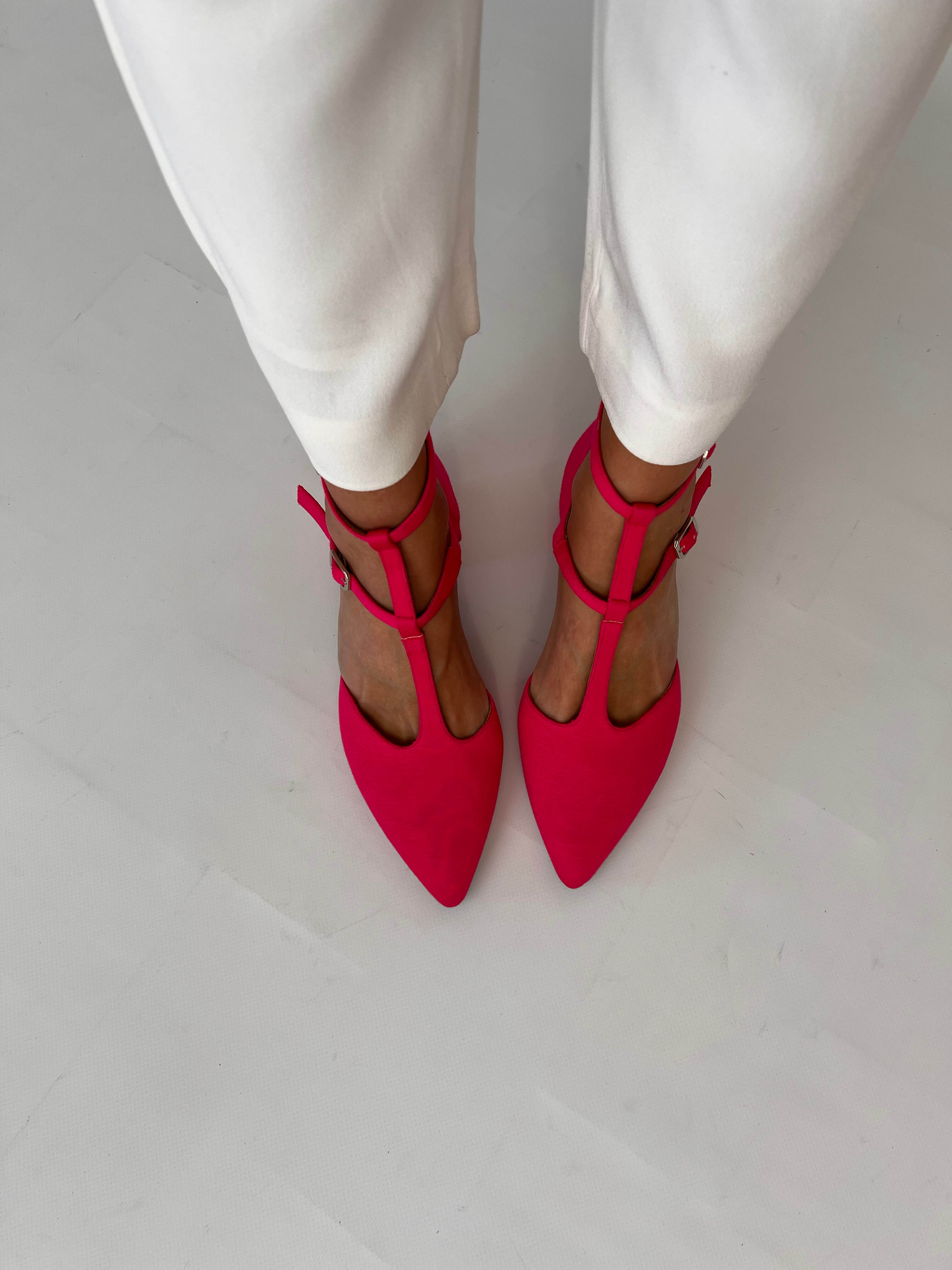 Momoc Bambu Rosa midi heel worn top view white trousers pink bamboo fabric | Momoc Shoes