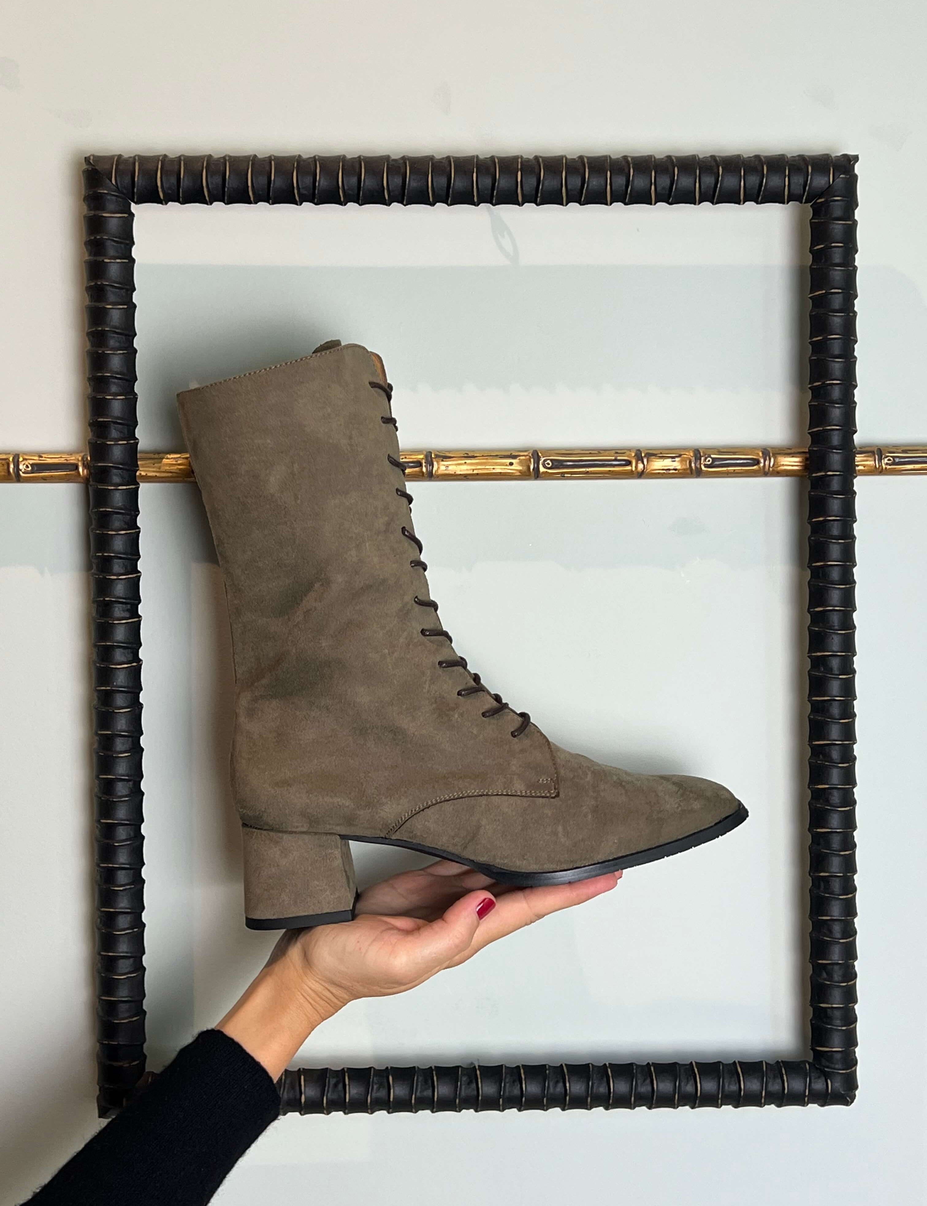 Momocshoes_botasaltasacordonadas_vegan_brown_15.jpg