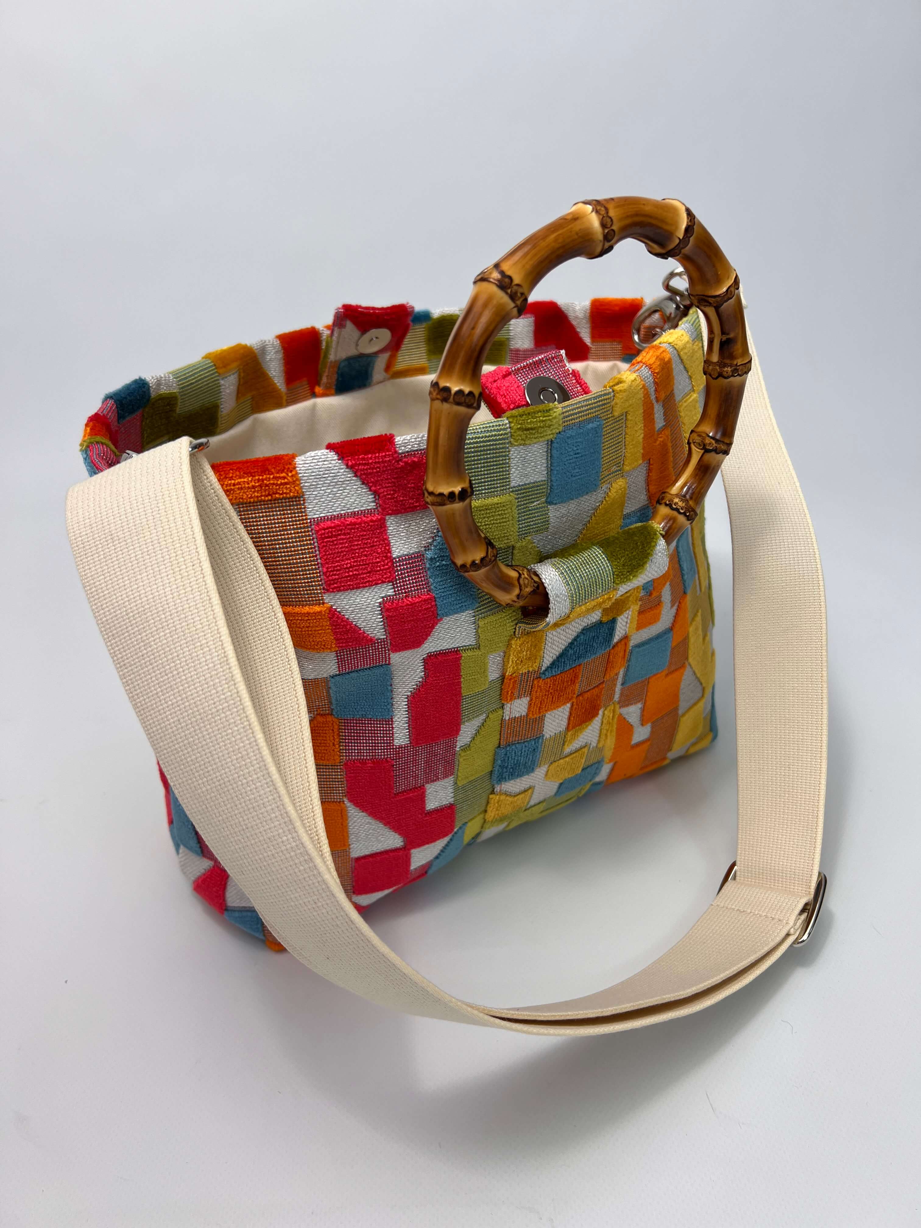 Momoc Frigiliana Mosaic Bamboo bag side profile bamboo handles ecru long strap sustainable | Momoc Shoes
