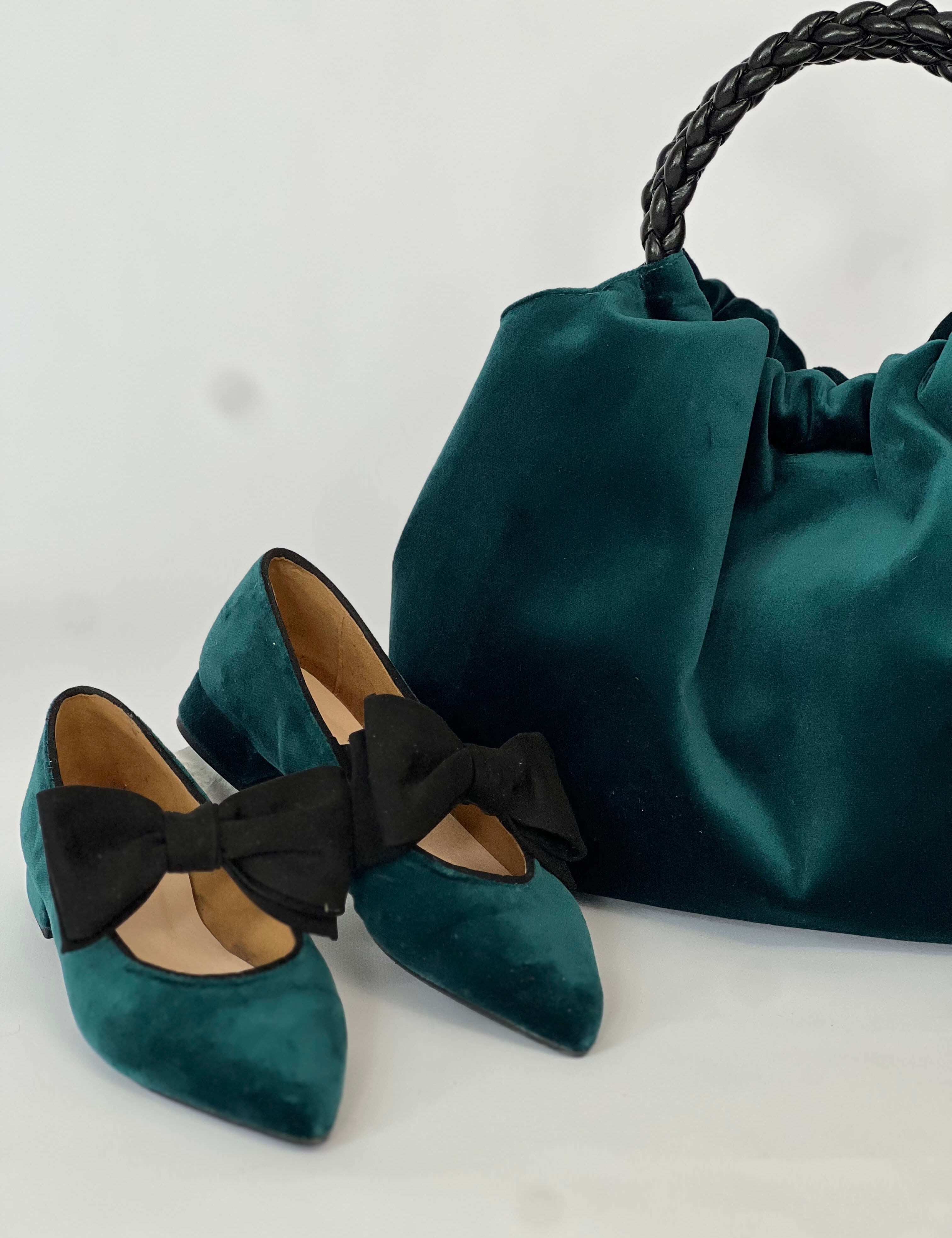 Momocshoes_handbags_greenvelvet_8.jpg
