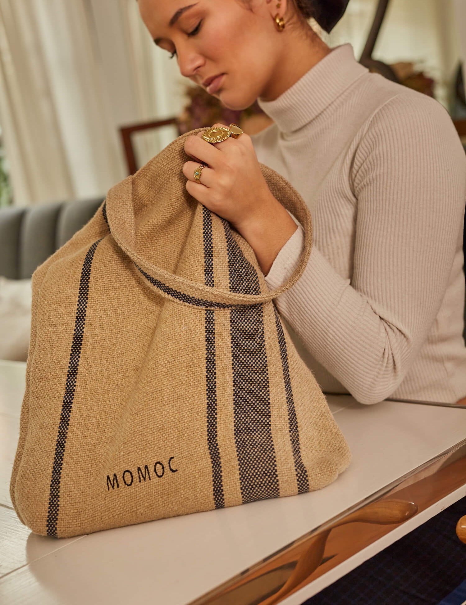 Momocshoes_linentotebag_14.jpg