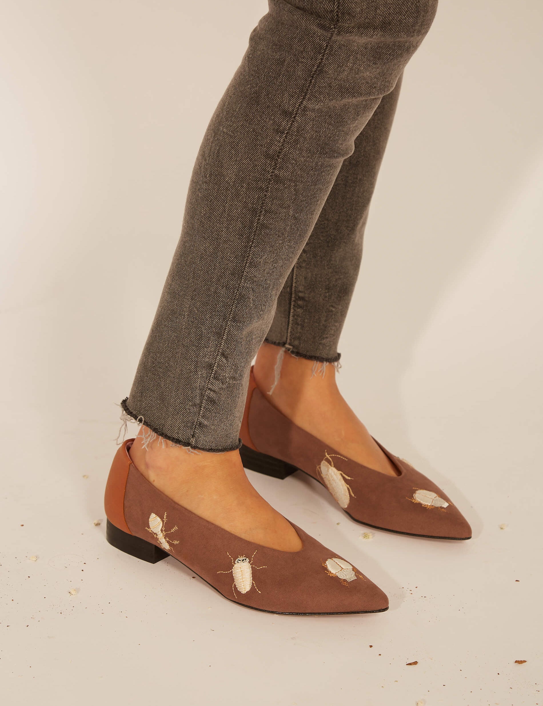 Momocshoes_sustainableandvegan_embroideryinsects_brownballerinas_7.jpg