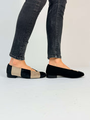 Momoc Le Marais ballet flats close up sole detail brand logo eco suede insole vegan | Momoc Shoes Spain