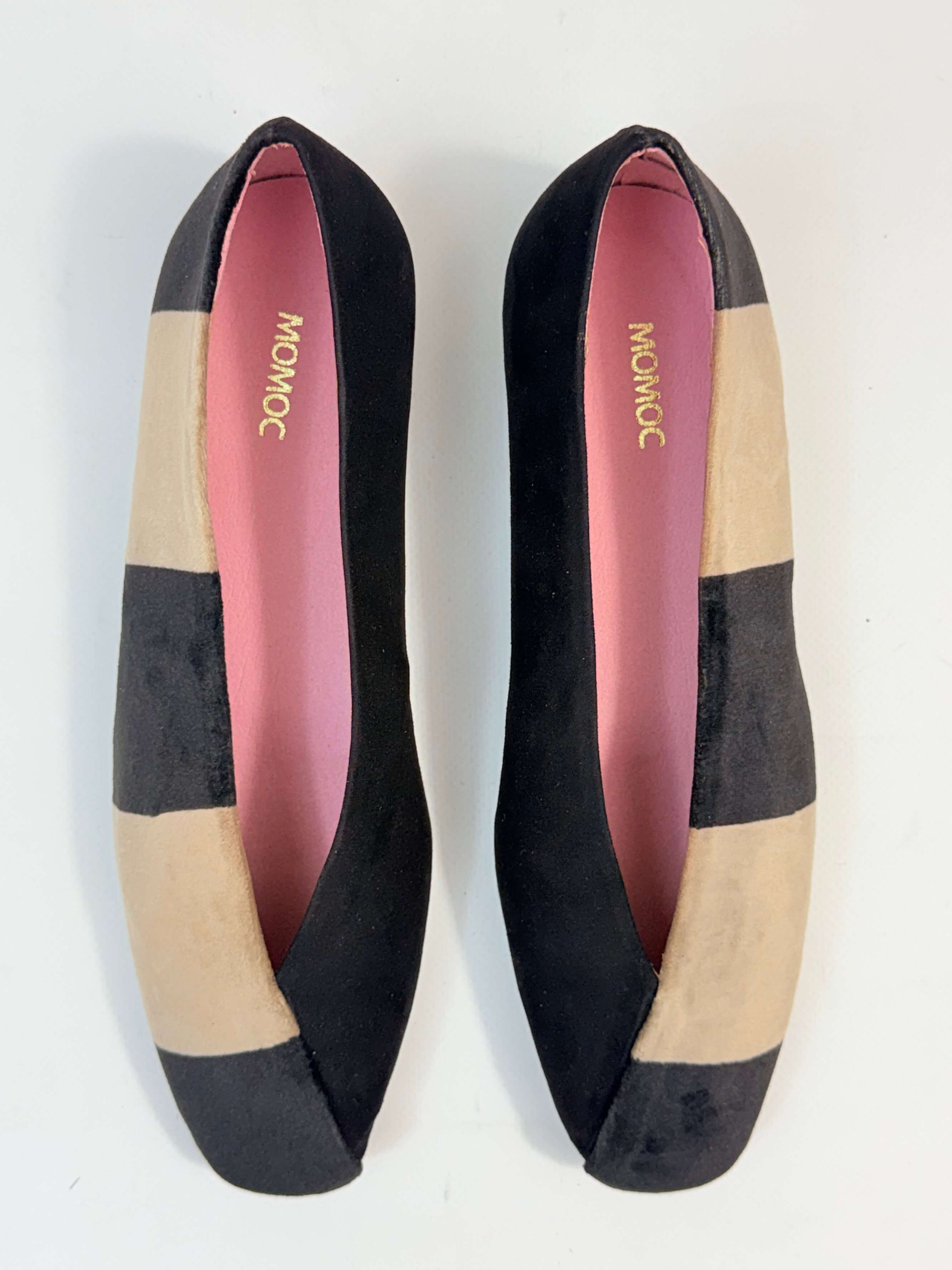 Momoc Le Marais two-tone ballet flats top view black and beige stripes pink insole handmade Spain | Momoc Shoes