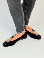 Momoc Le Marais two-tone ballet flats worn back view grey jeans heel detail artisan | Momoc Shoes Spain