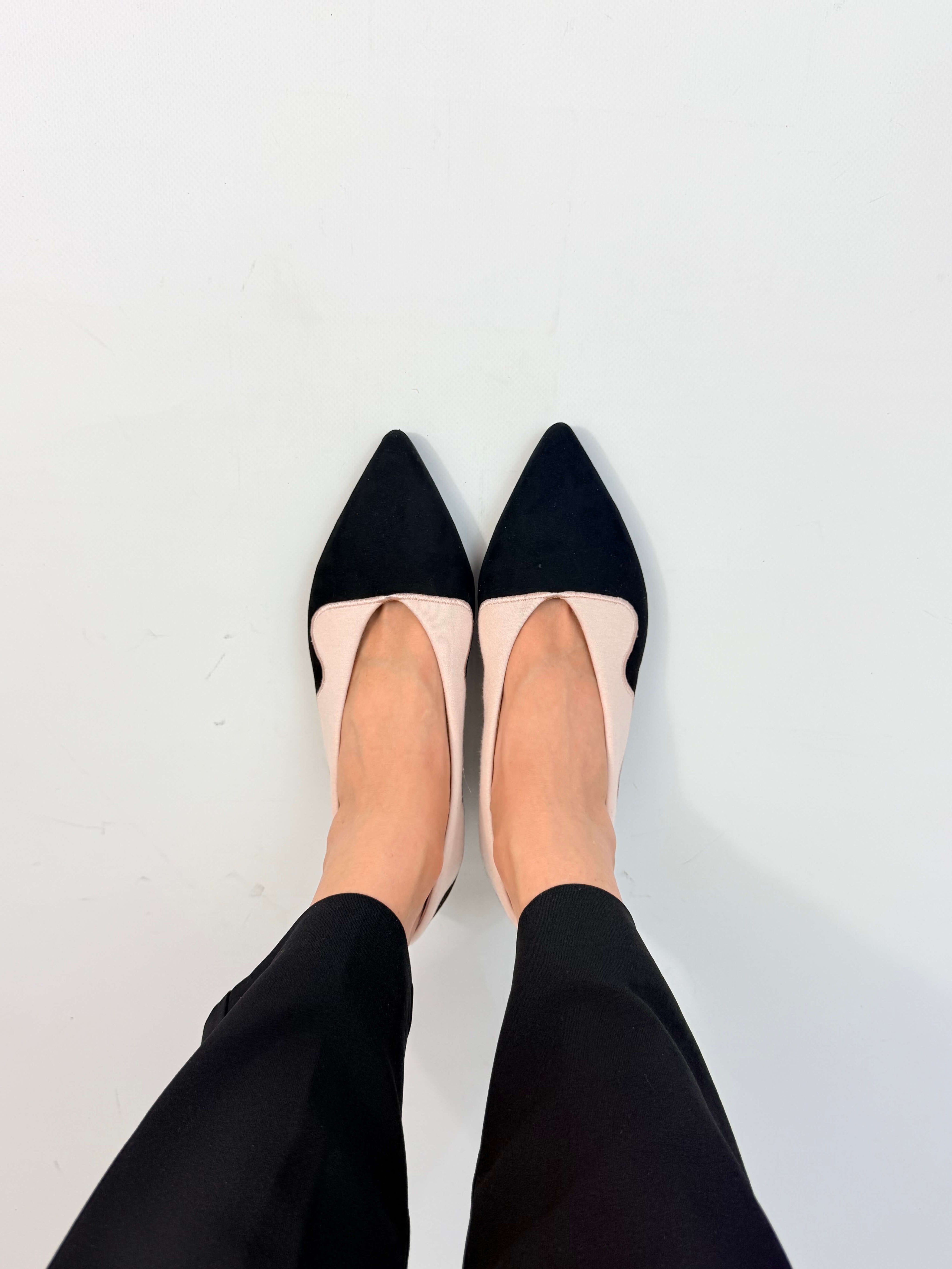 Momoc Sea Breeze cotton velvet ballet flats worn top view black trousers wave scalloped seaweed detail vegan Spain | Momoc Shoes