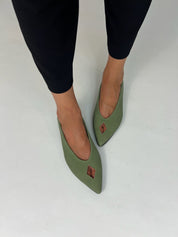 Momoc Elsa green ballet flats worn side view black trousers everyday elegant outfit Spain | Momoc Shoes
