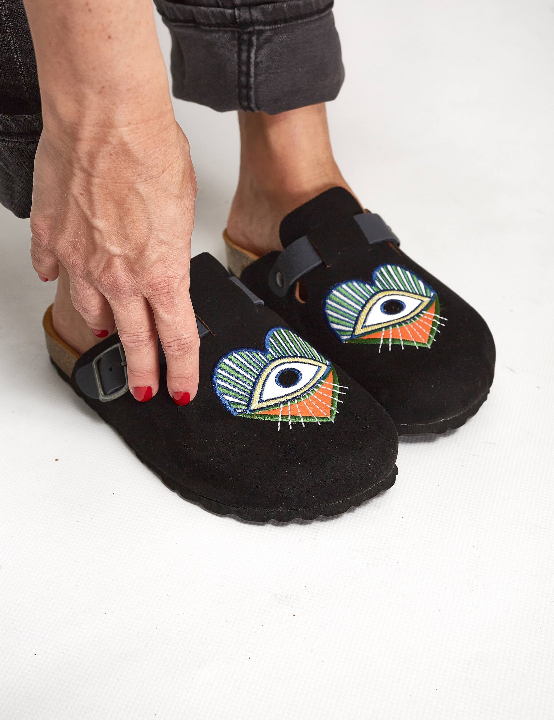 Momocshoes_veganandsustainable_birkenstock_heartandeye_11.jpg