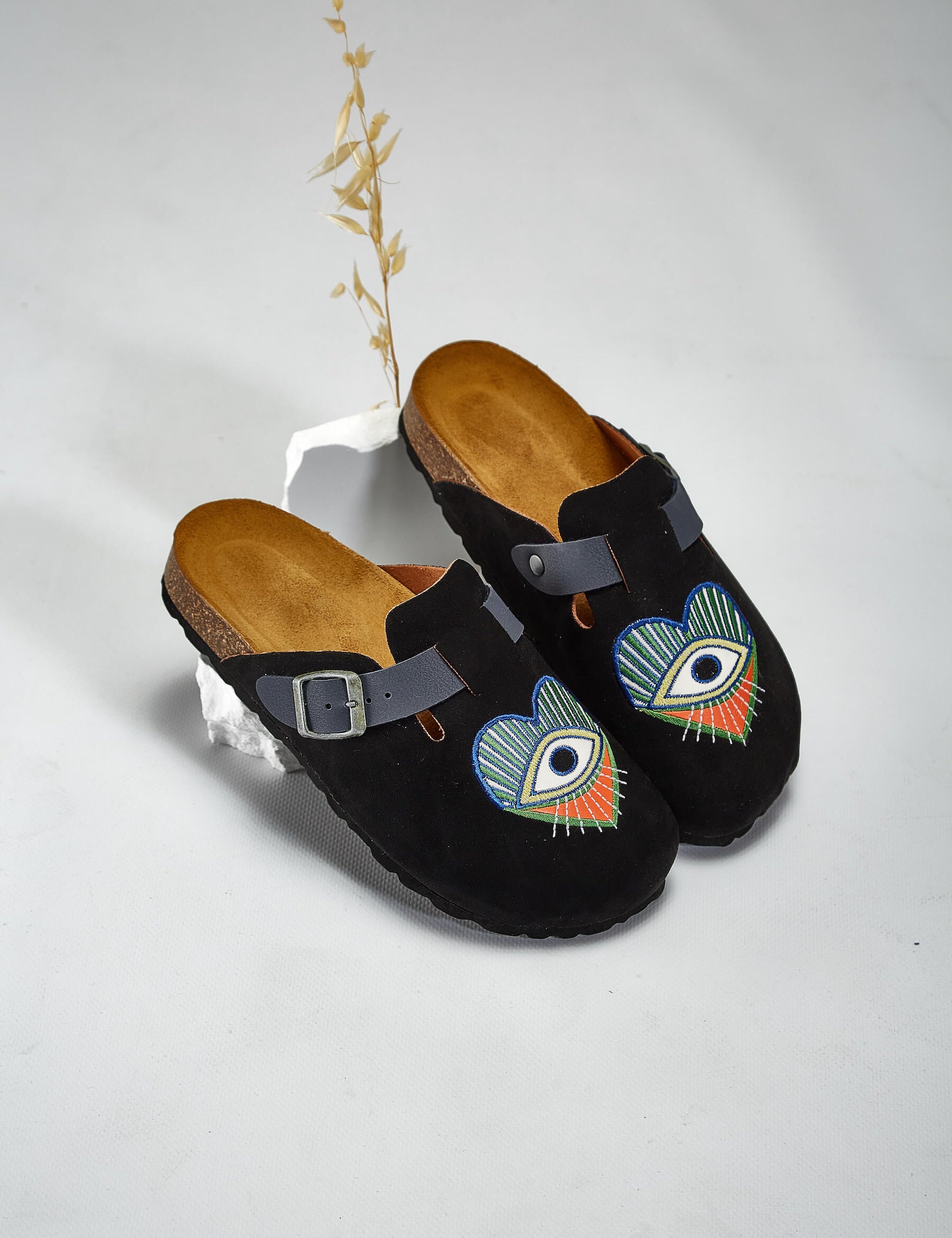Momocshoes_veganandsustainable_birkenstock_heartandeye_2.jpg