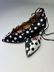 Momoc Carmen polka dot ballet flats pair side view bicolor lace-up cords handmade Spain | Momoc Shoes Spain
