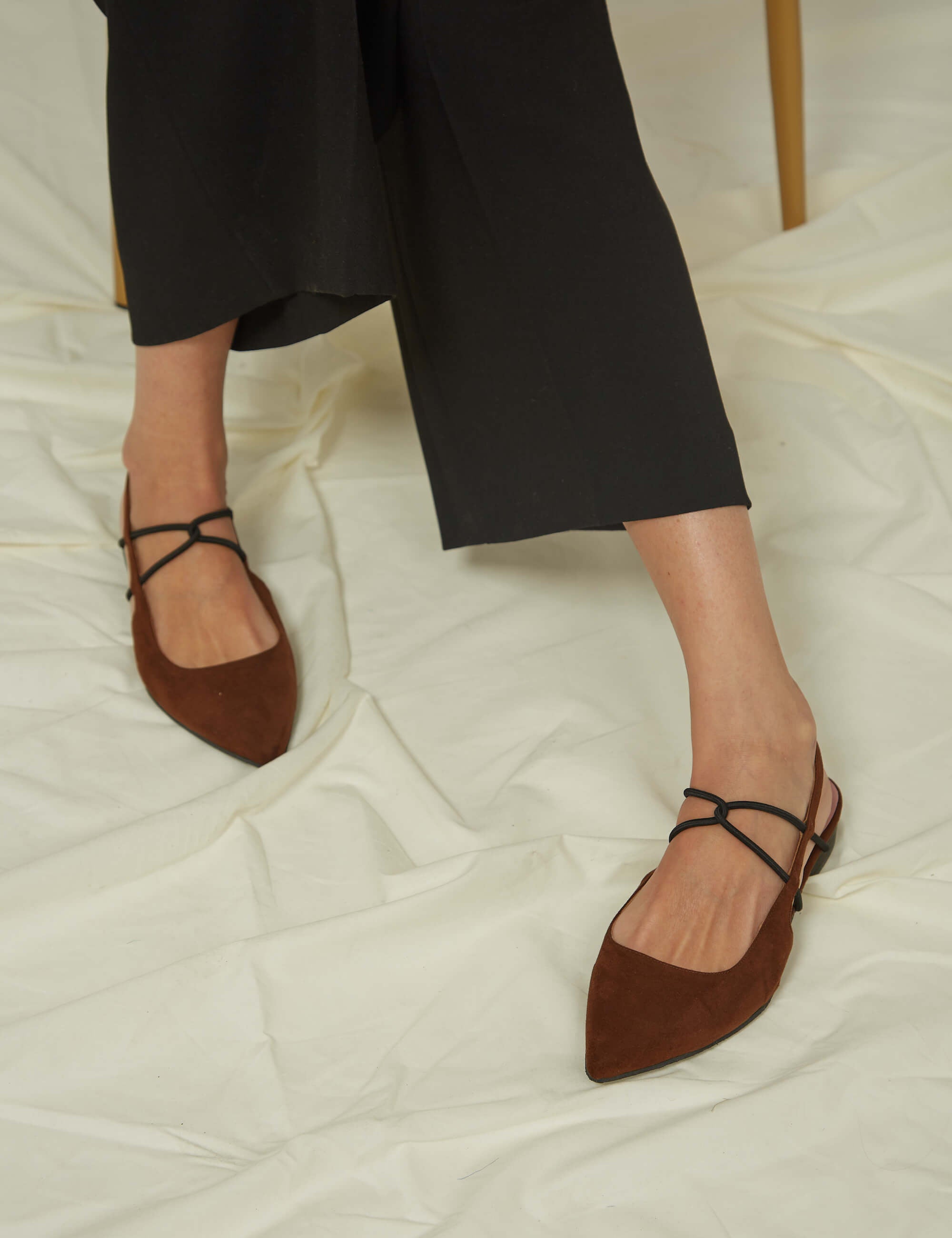 Momocshoes_veganandsustainable_brownballerinas_Piayacayana_13.jpg