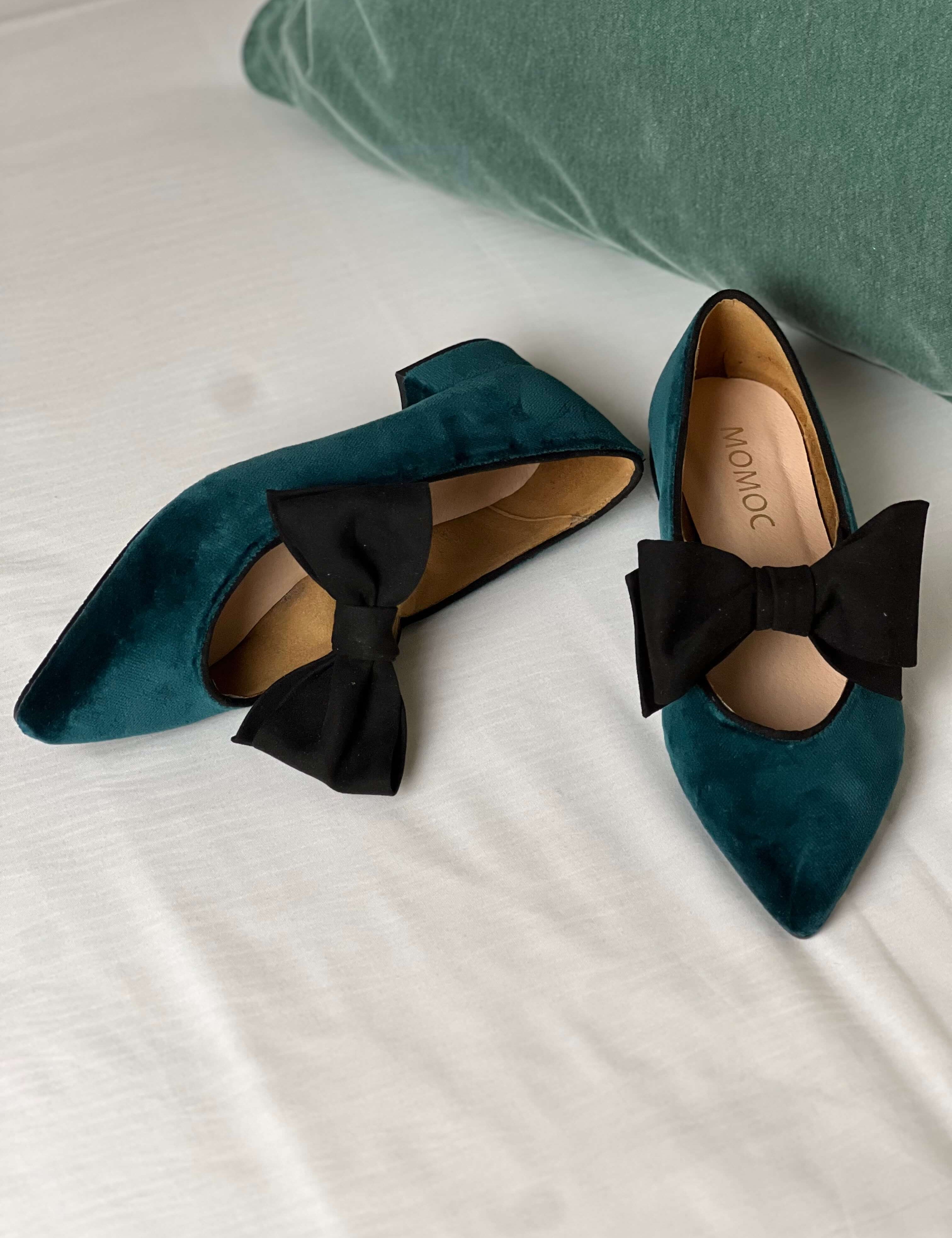 Momocshoes_veganandsustainable_greenvelvetandblackribbon_15.jpg