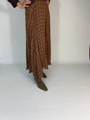 Momoc Avila taupe knee high boots worn model pleated brown skirt autumn lifestyle elegant | Momoc Shoes