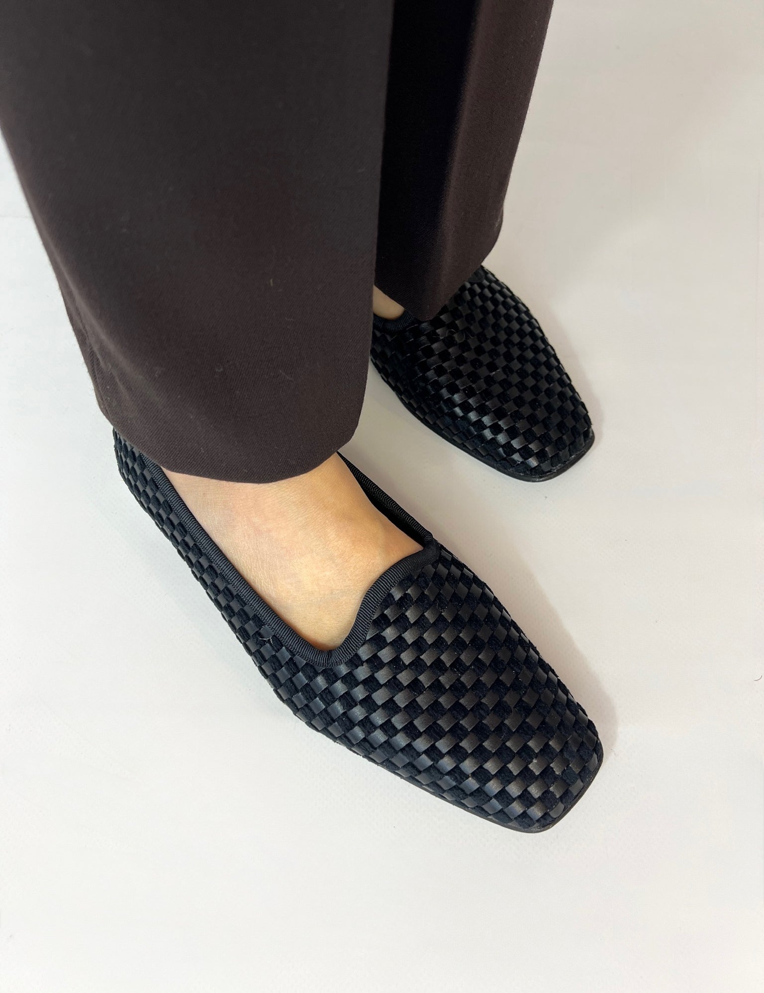 Momocshoes_veganandsustainable_madeinSpain_blackbraidedballerinas_loafers_5.jpg