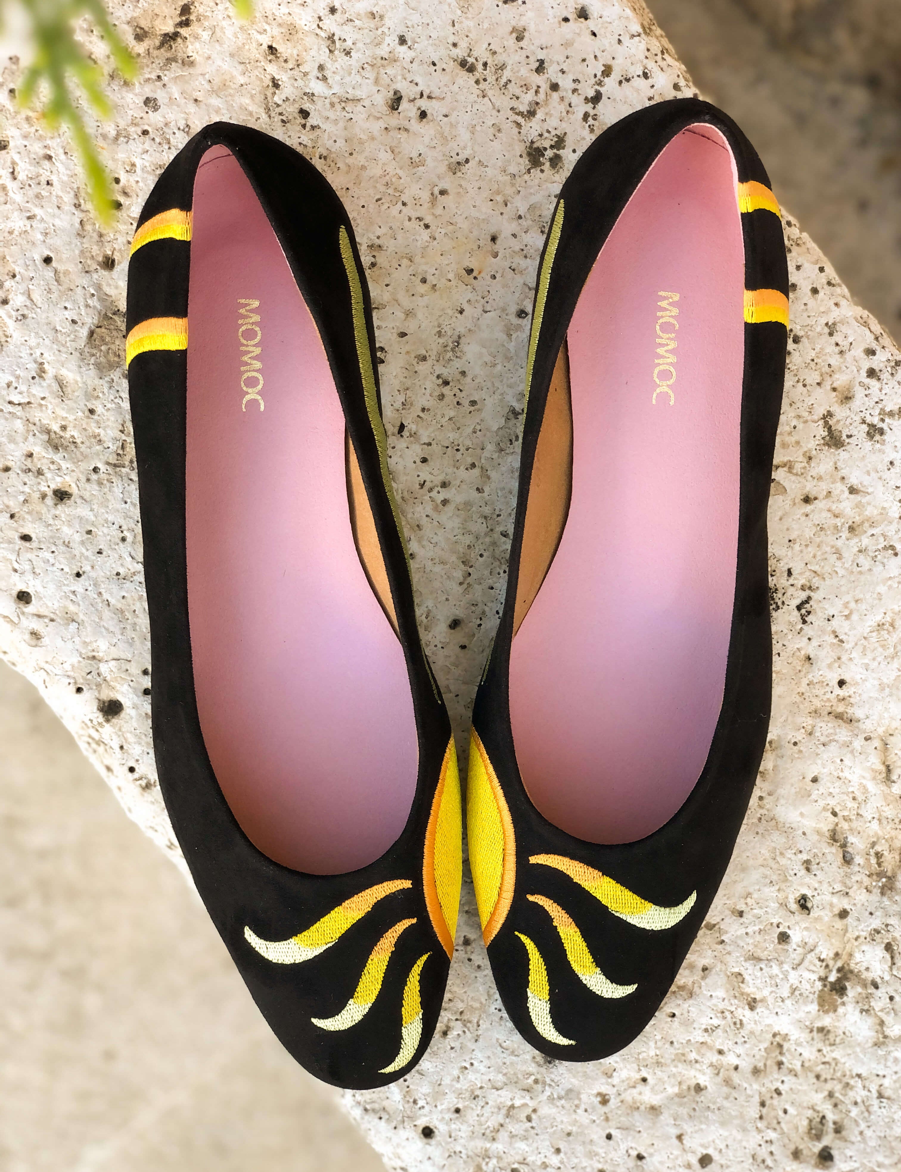 Momocshoes_veganandsustainable_madeinSpain_embroidery_sun_3.jpg