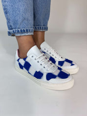 Momoc Patchwork sneakers worn front view light denim jeans cobalt blue mesh sustainable Spain | Momoc Shoes Spain