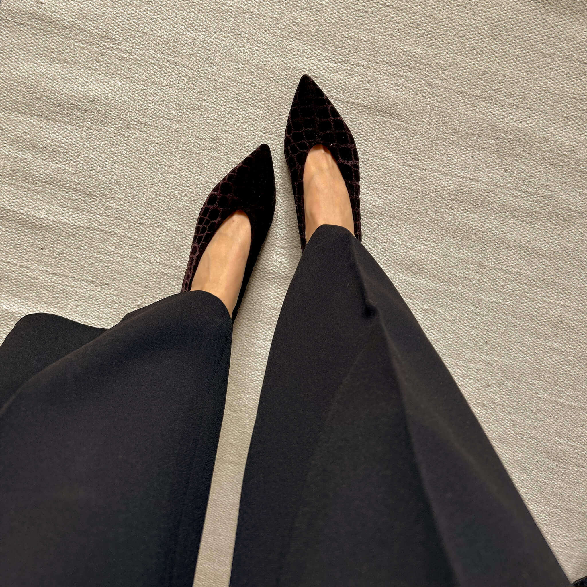 Momoc Tierra brown velvet ballet flats worn top view black trousers light rug sustainable Spain | Momoc Shoes Spain