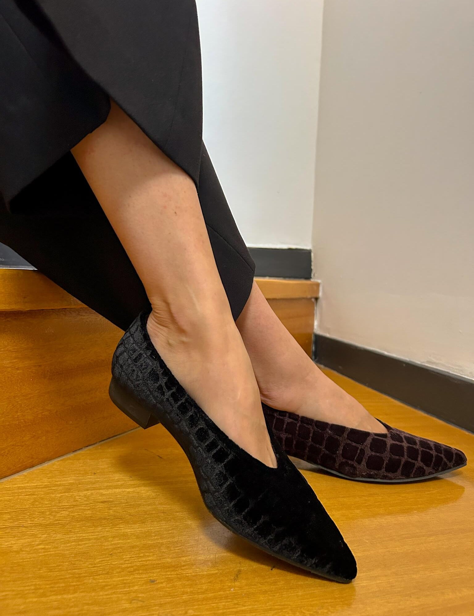 Momocshoes_veganandsustainable_velvetcoco_negro_2.jpg