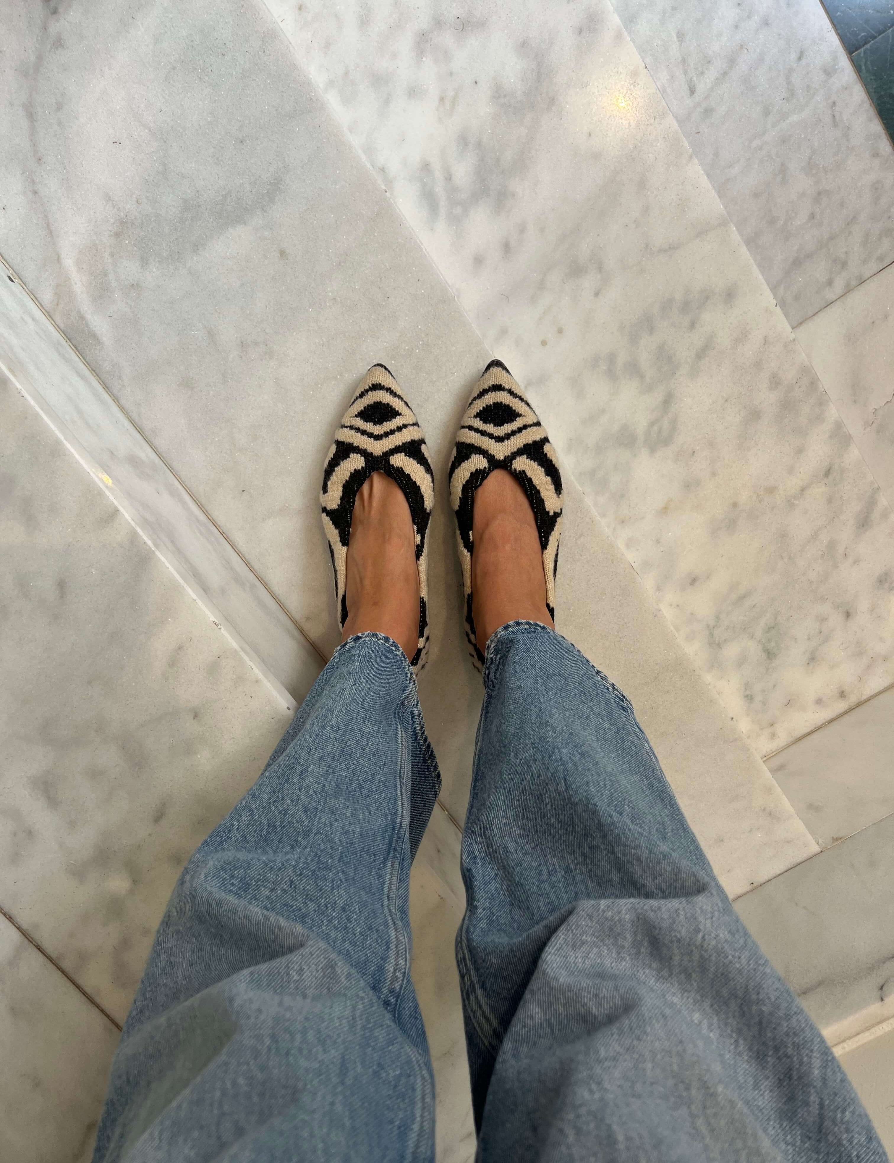 Momocshoes_veganandsustainableballerinas_blackandbeige_13.jpg