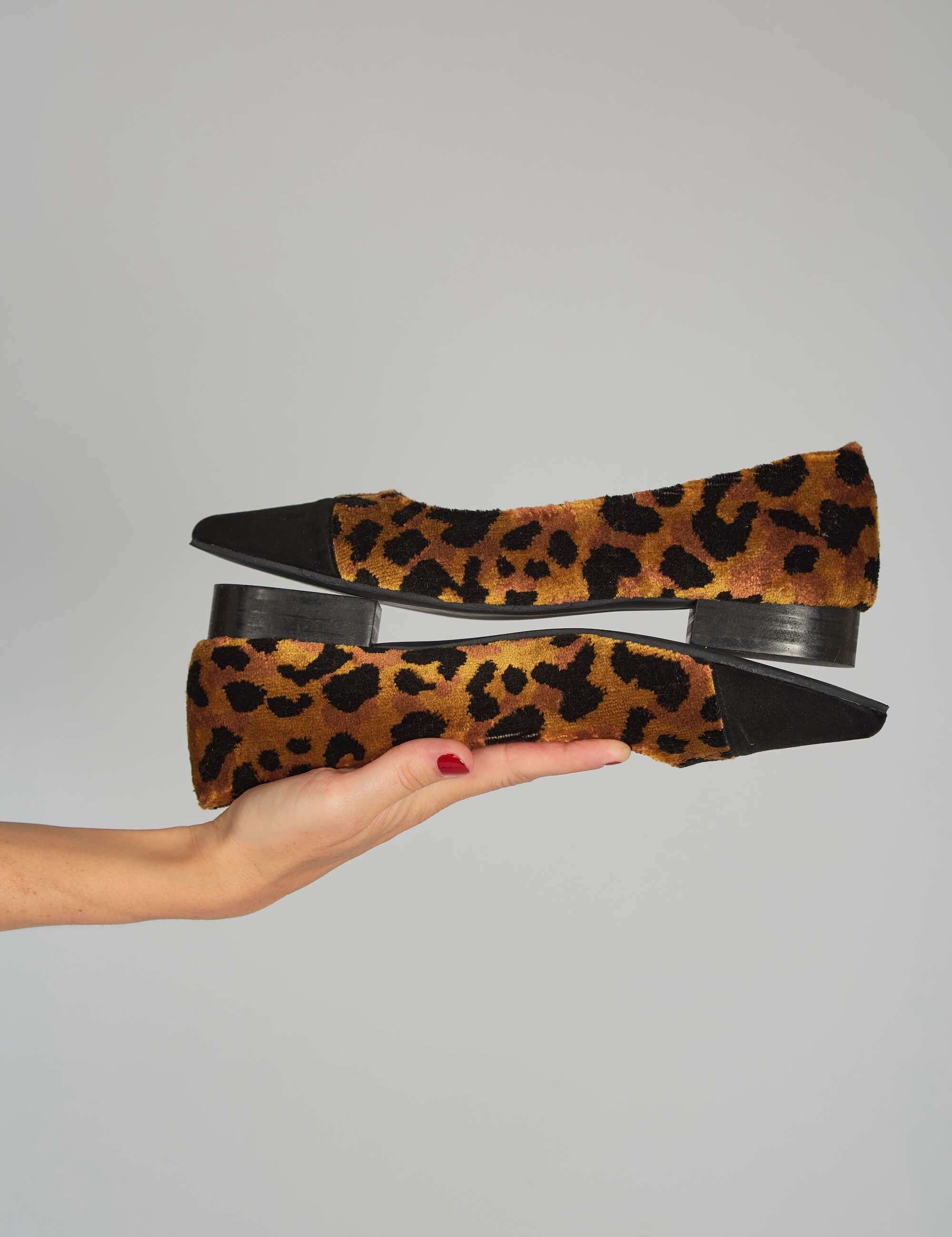 Momocshoes_veganandsustainableballerinas_leopard_ferox_9.jpg