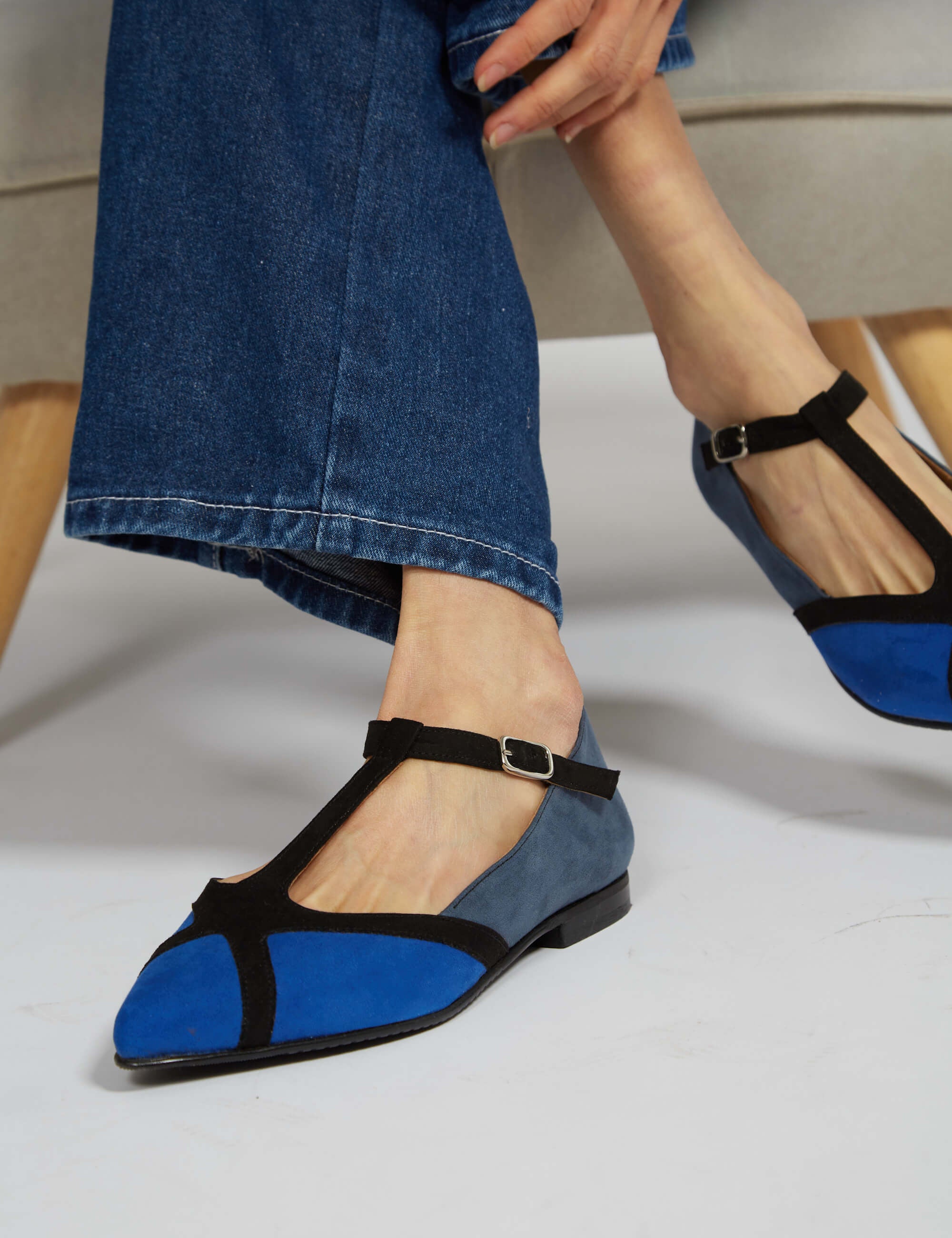 Momocshoes_veganandsustainableballerinas_urracablueandblack_17.jpg